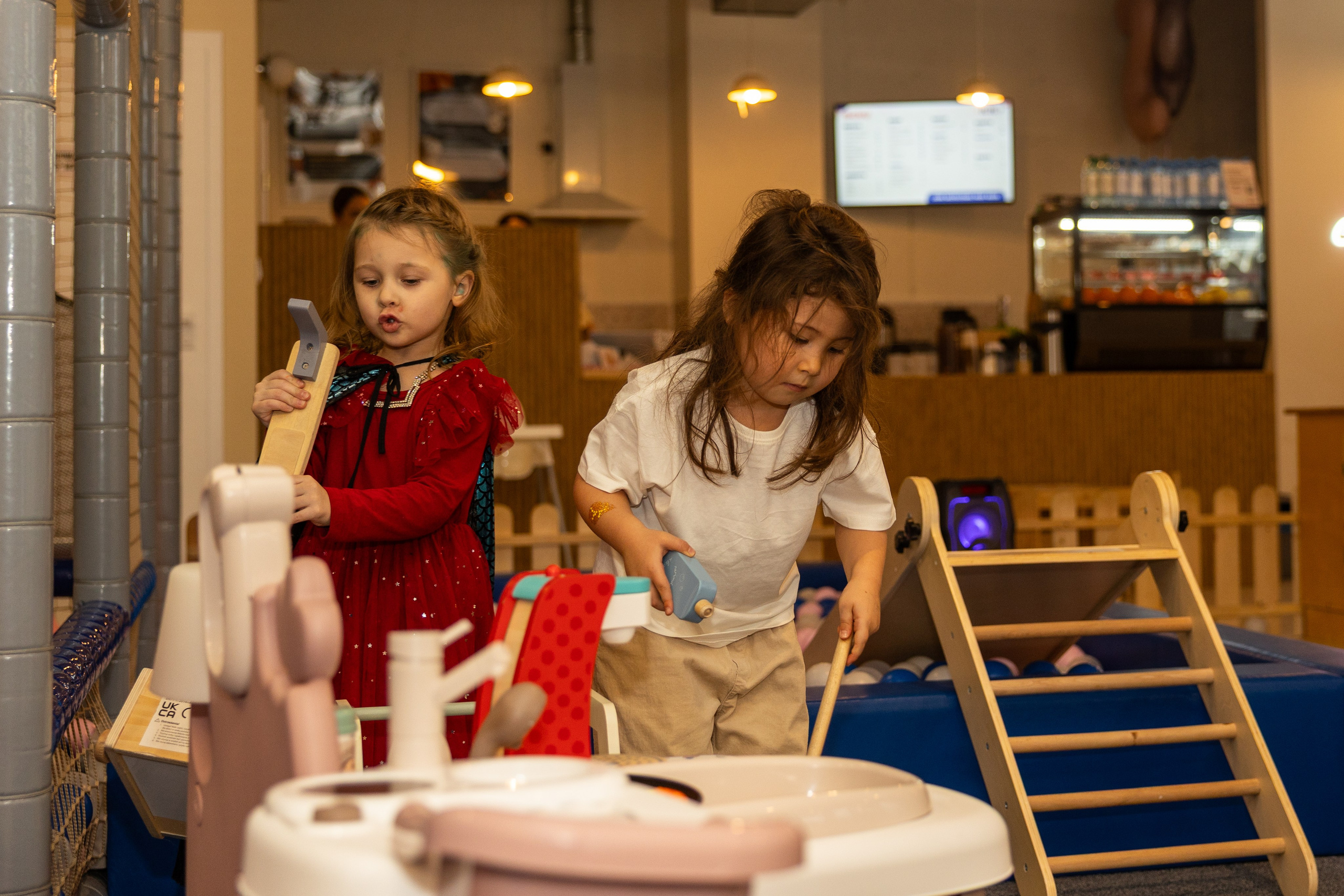 День рождения Артёма 24 января 2026 года. Семейный и детский фотограф в Варшаве Мила Бобровская