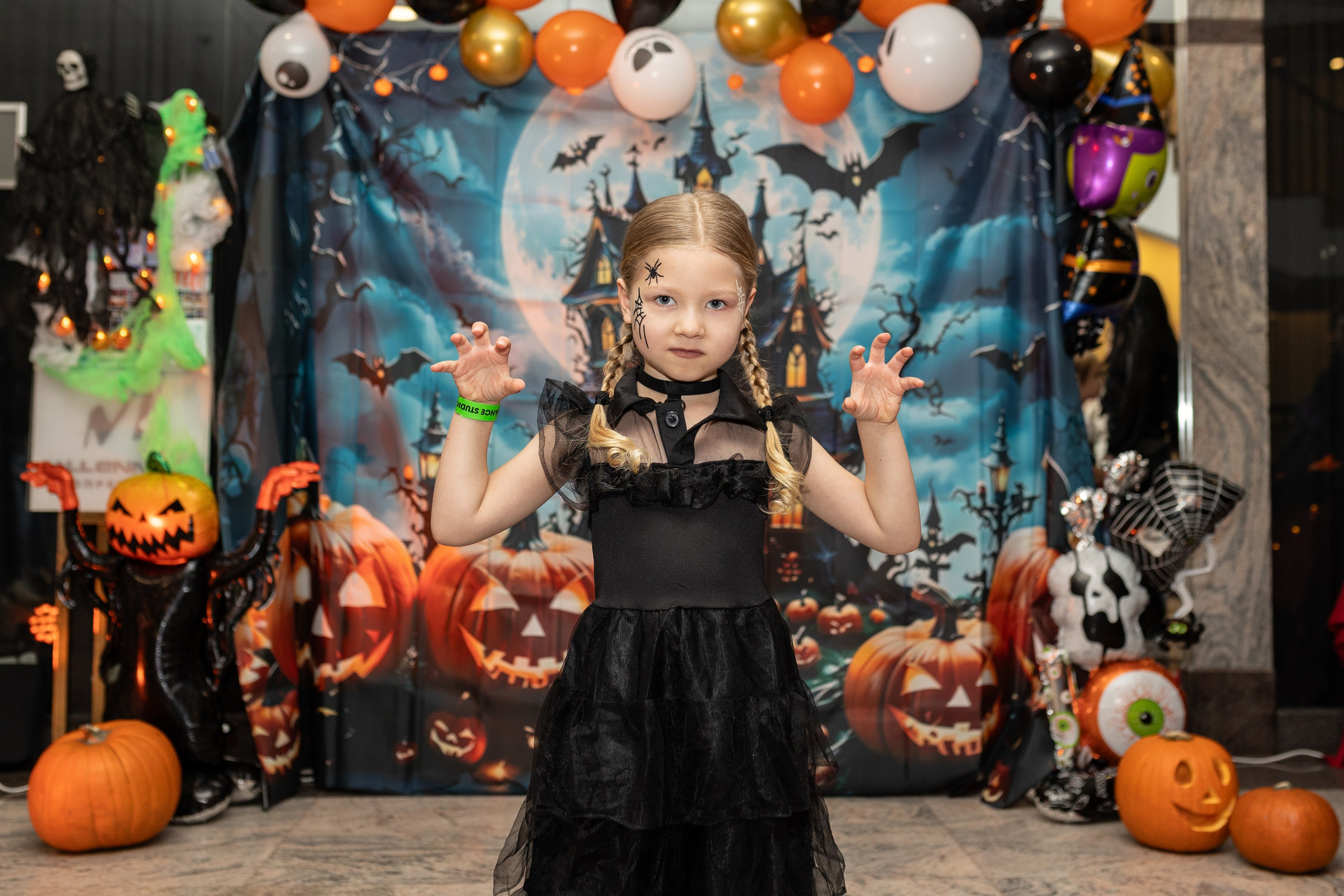 Leo dance studio Helloween 2025. Семейный и детский фотограф в Варшаве Мила Бобровская