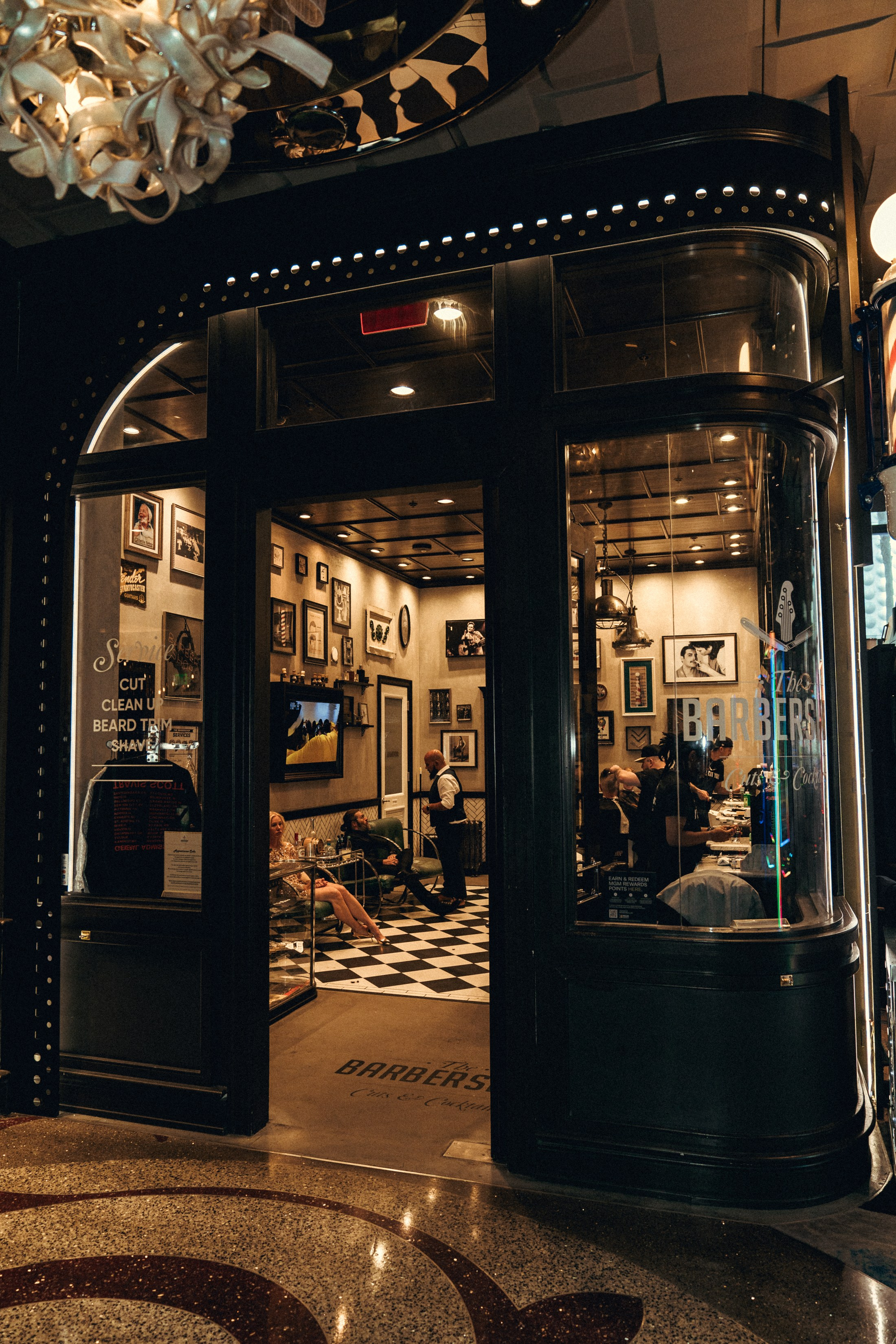 Christina’s bachelor party. Wedding & elopement photographer Viktoriya Kravtsov. Las Vegas