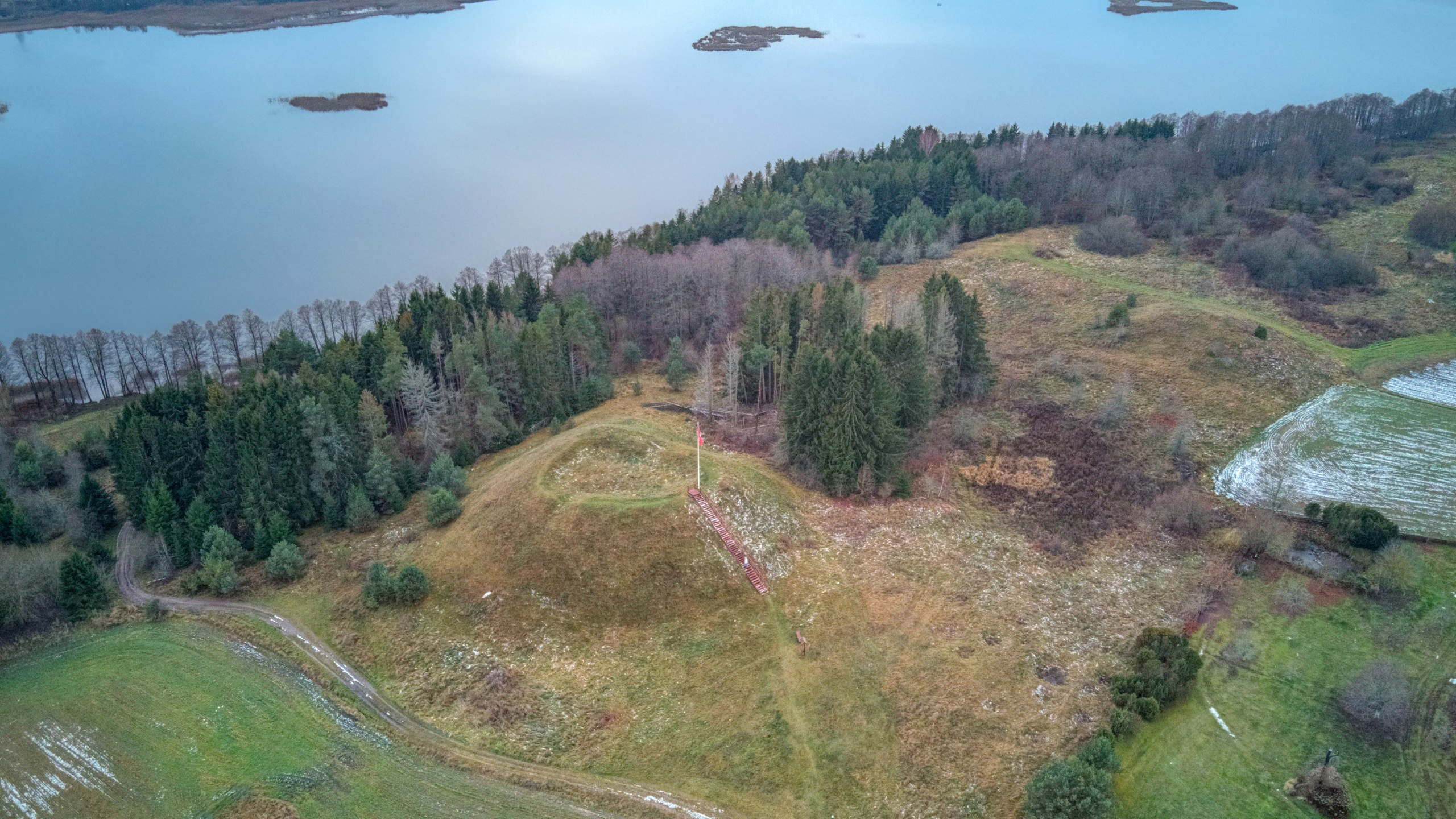 Trakų raj. sodyba. Elina Sapiega fotografė Vilniuje