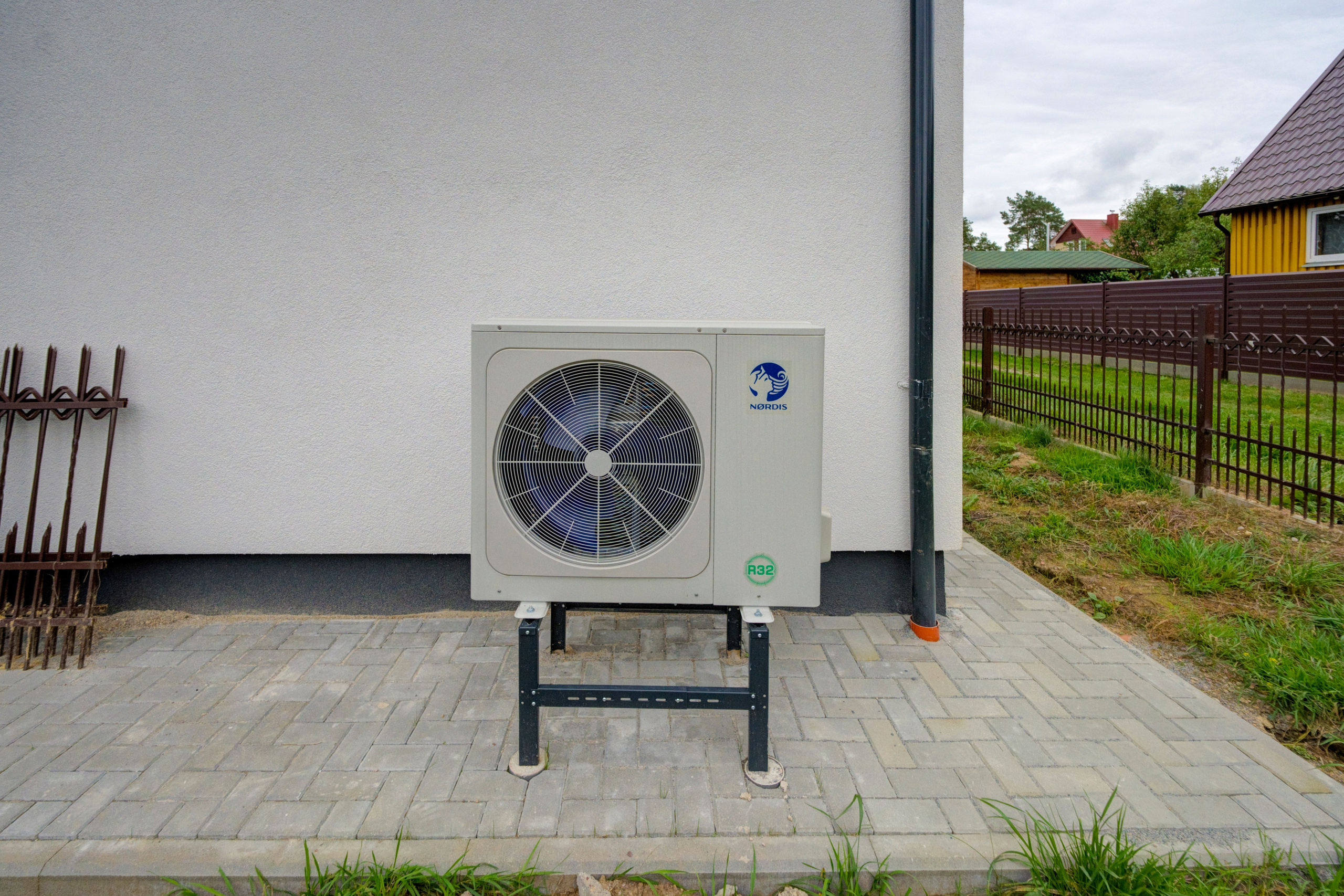 Pagubės sodų 11-oji 16, Vilnius. Namas su nepilna apdaila. Elina Sapiega fotografė Vilniuje