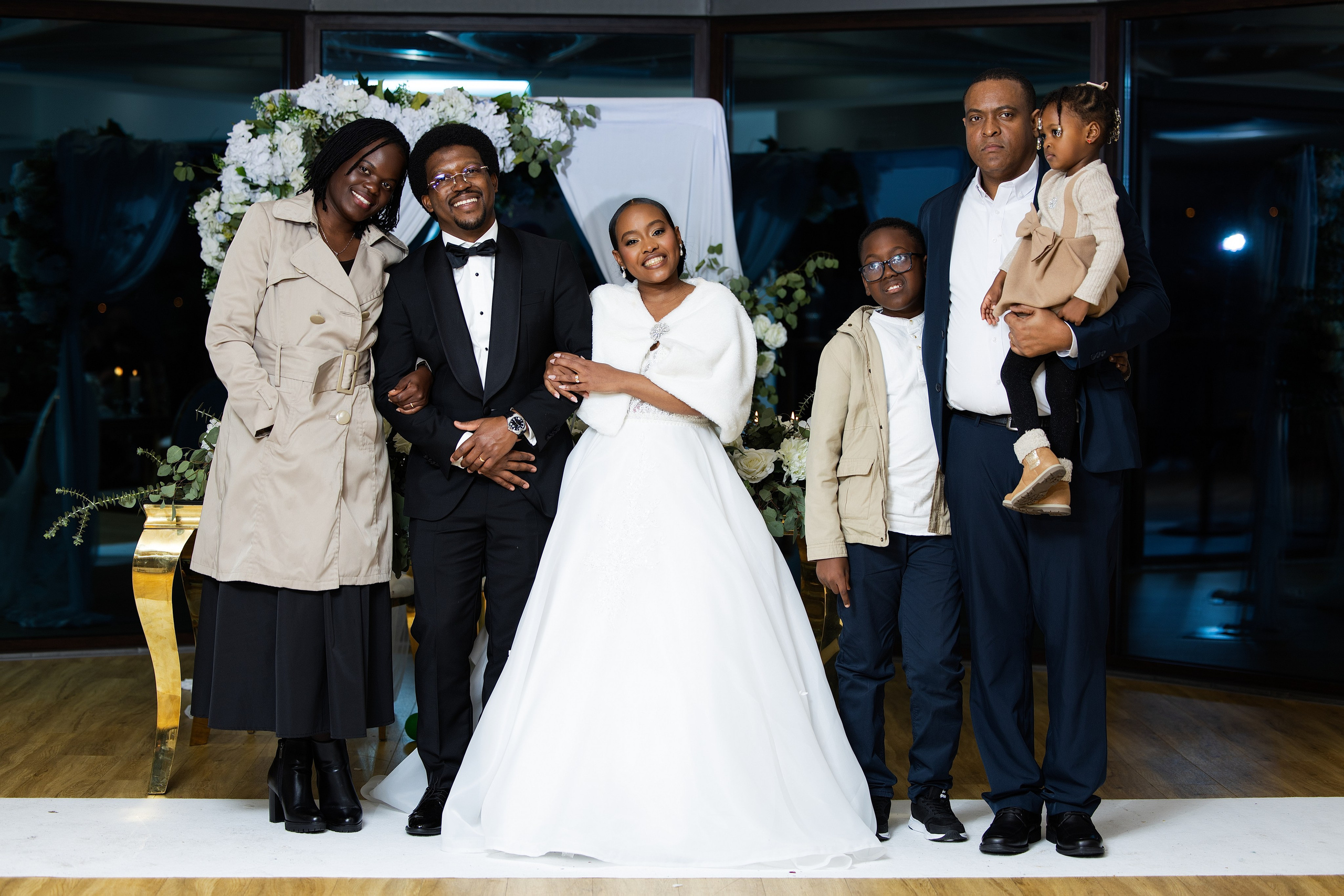 Nawik e Ethson. Fazemos o seu casamento ser lembrado por gerações