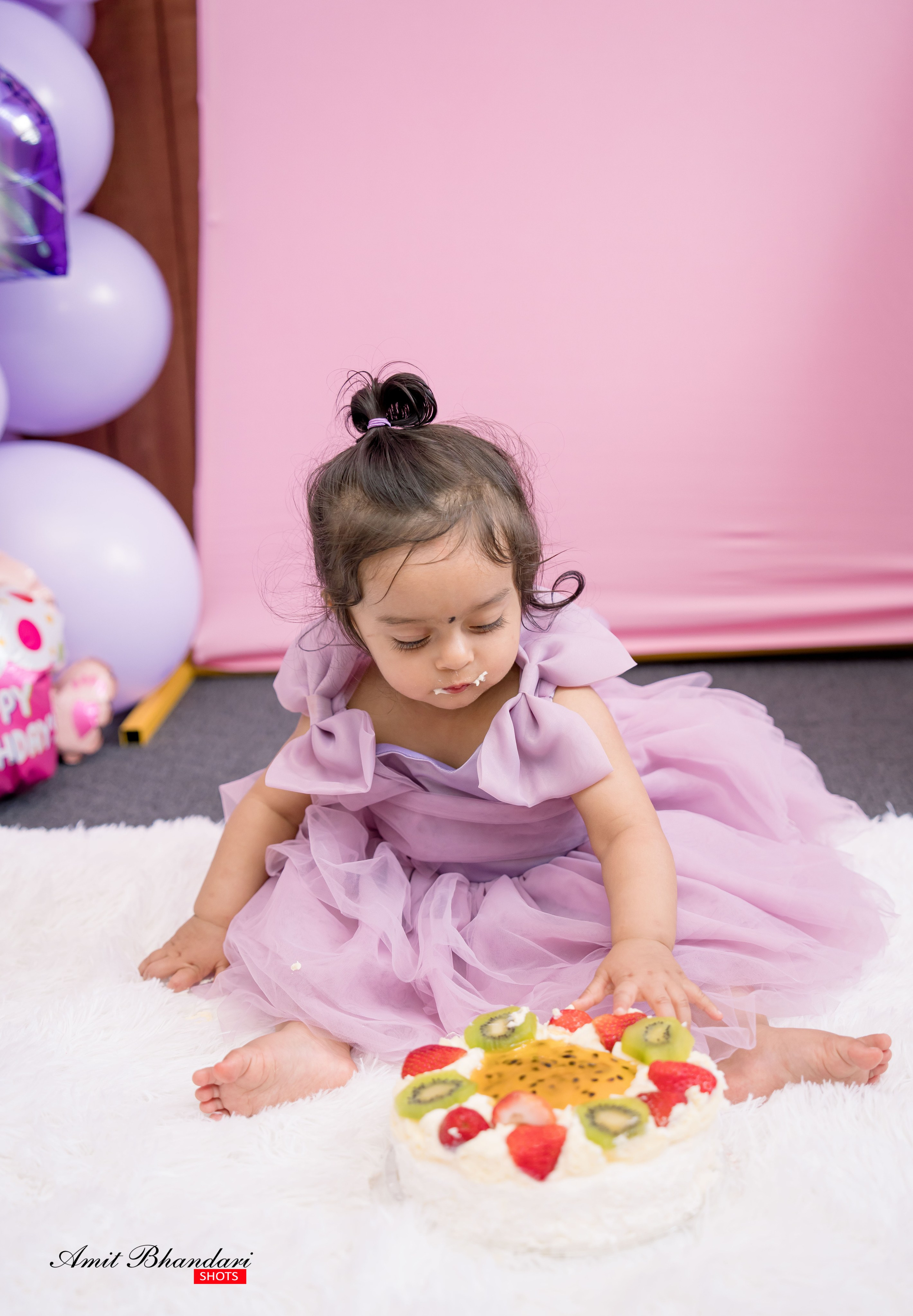 Yuhana’s Cake Smash Session. Freelance Photographer in Newcastle & Central Coast