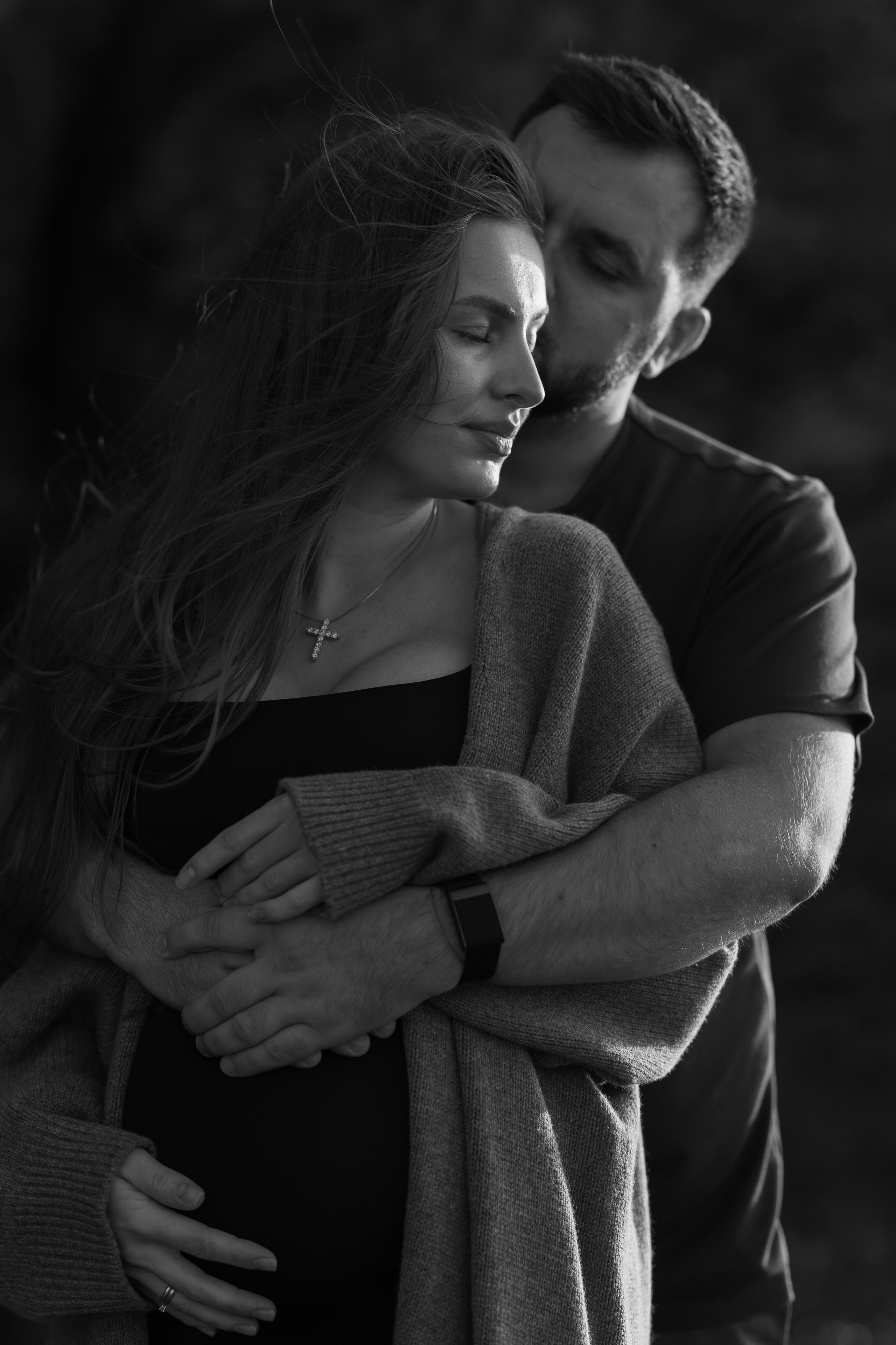 Sunset maternity photoshoot. Annah Louwagie — Lifestyle photographer for couples, families & brands | France & worldwide