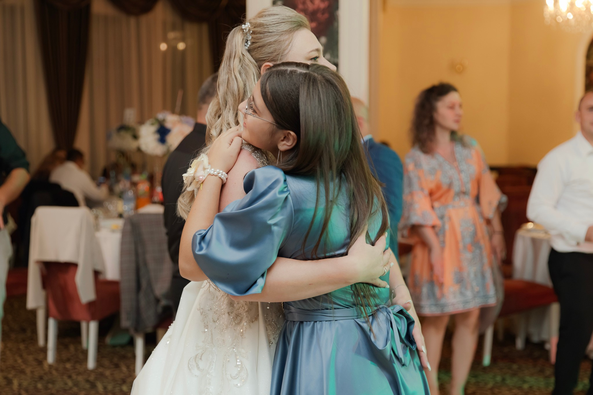 Mihai & Oana. Servicii foto-video profesionale, pentru momente de neuitat