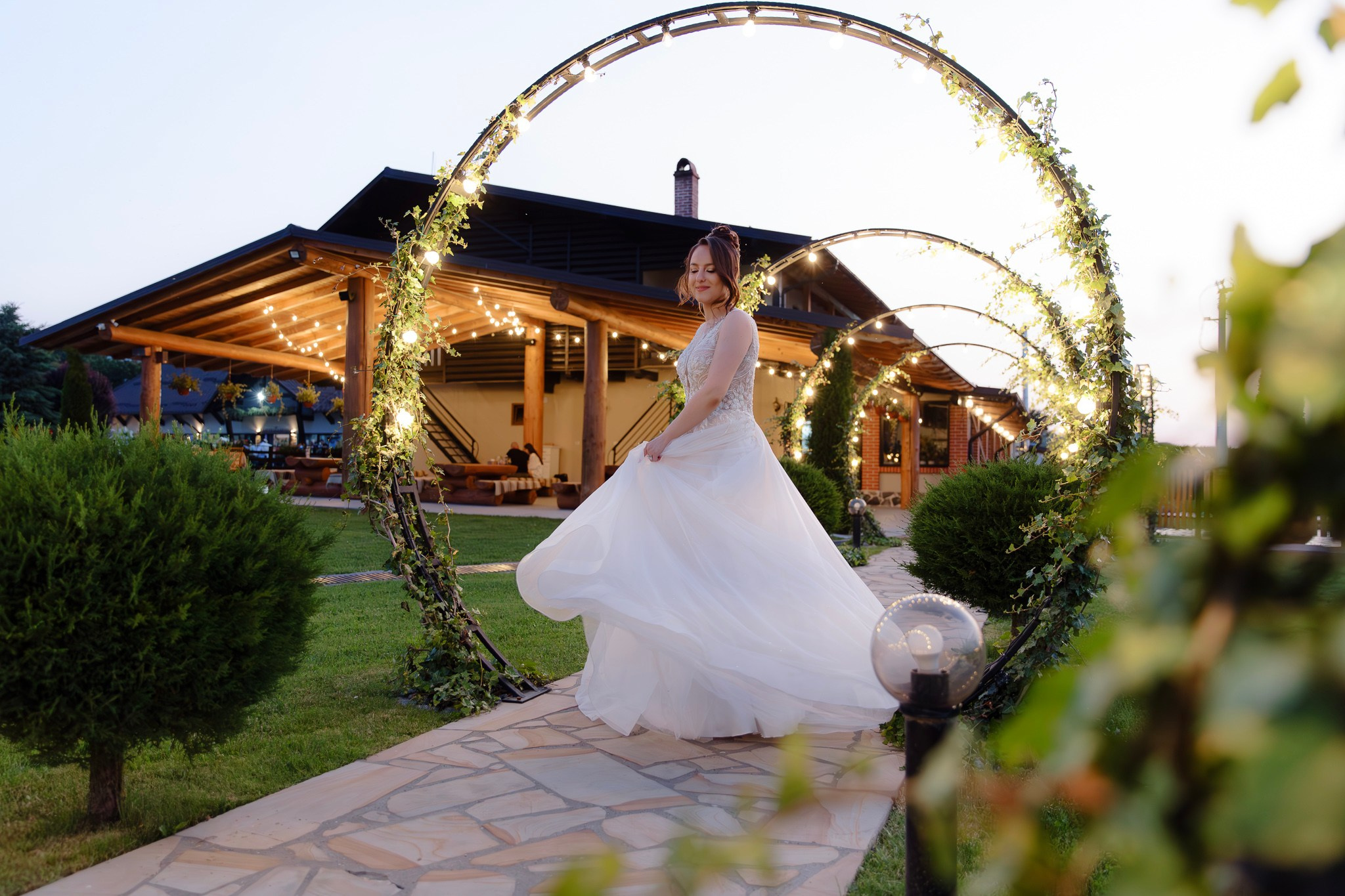 Ioana & Ionuț | Nuntă de poveste la Păstrăvăria Poiana din Mălini județul Suceava. Servicii foto-video profesionale, pentru momente de neuitat