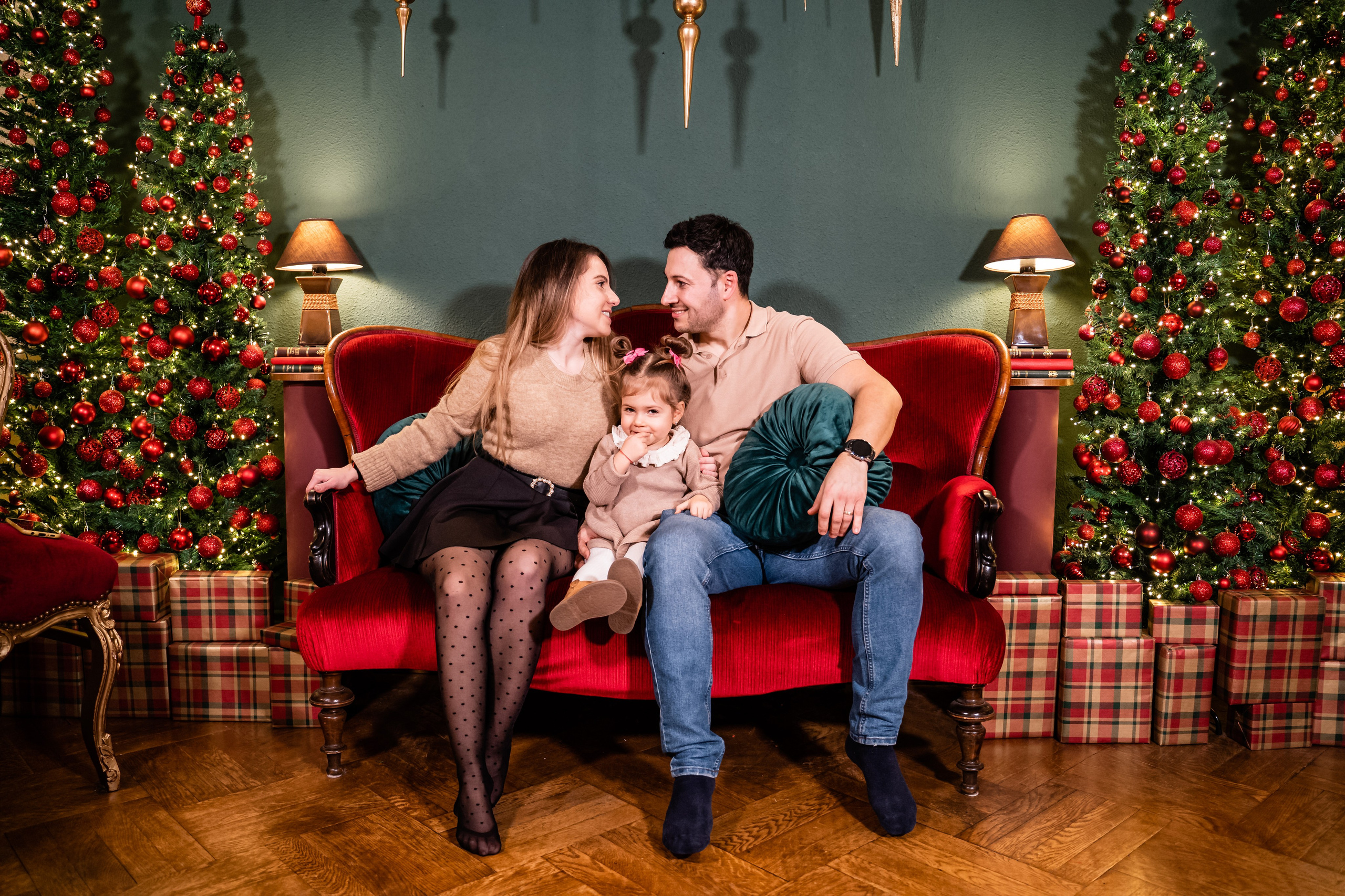 Clara and family. Acasă