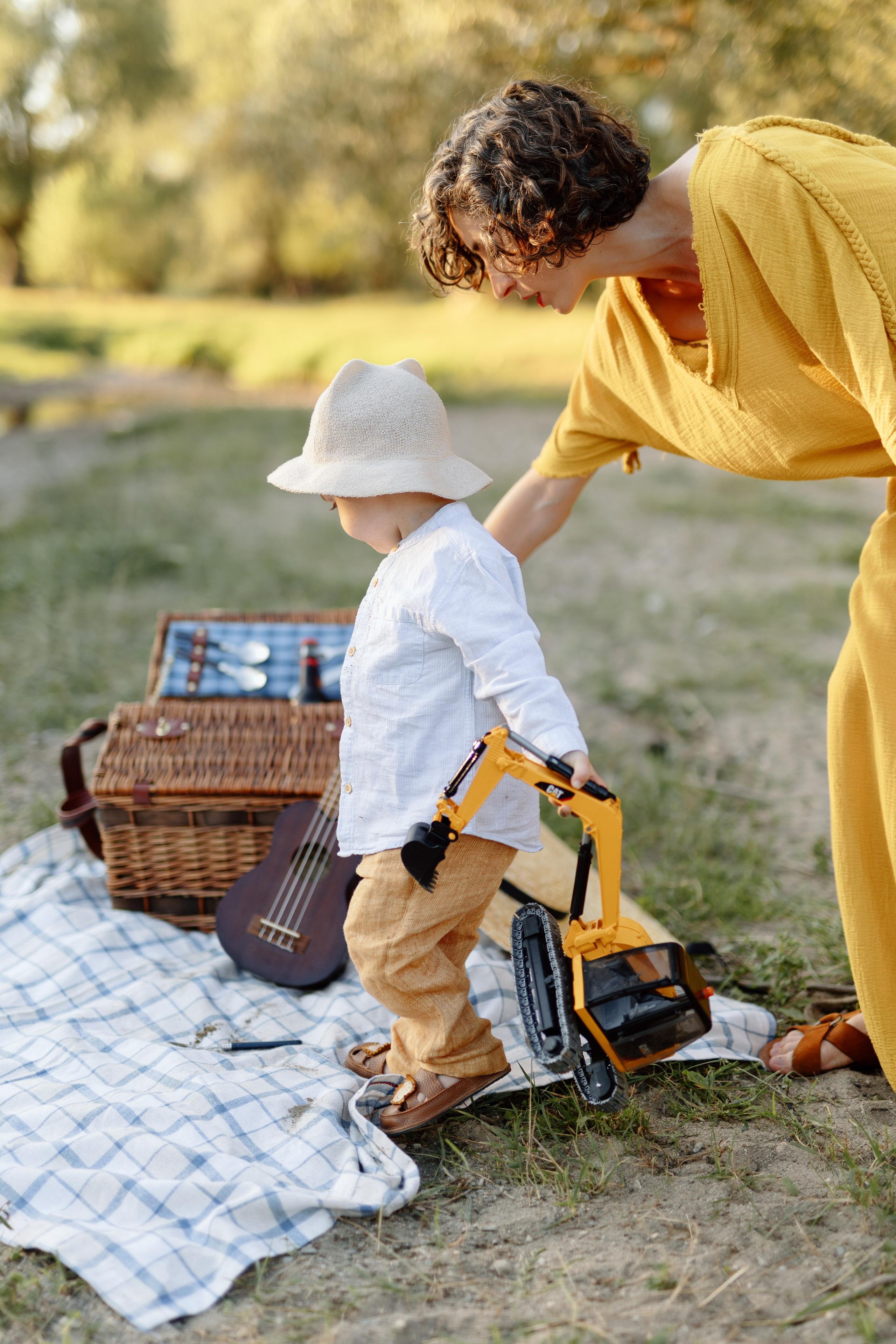 Cristina, George & Ian — Family. Main