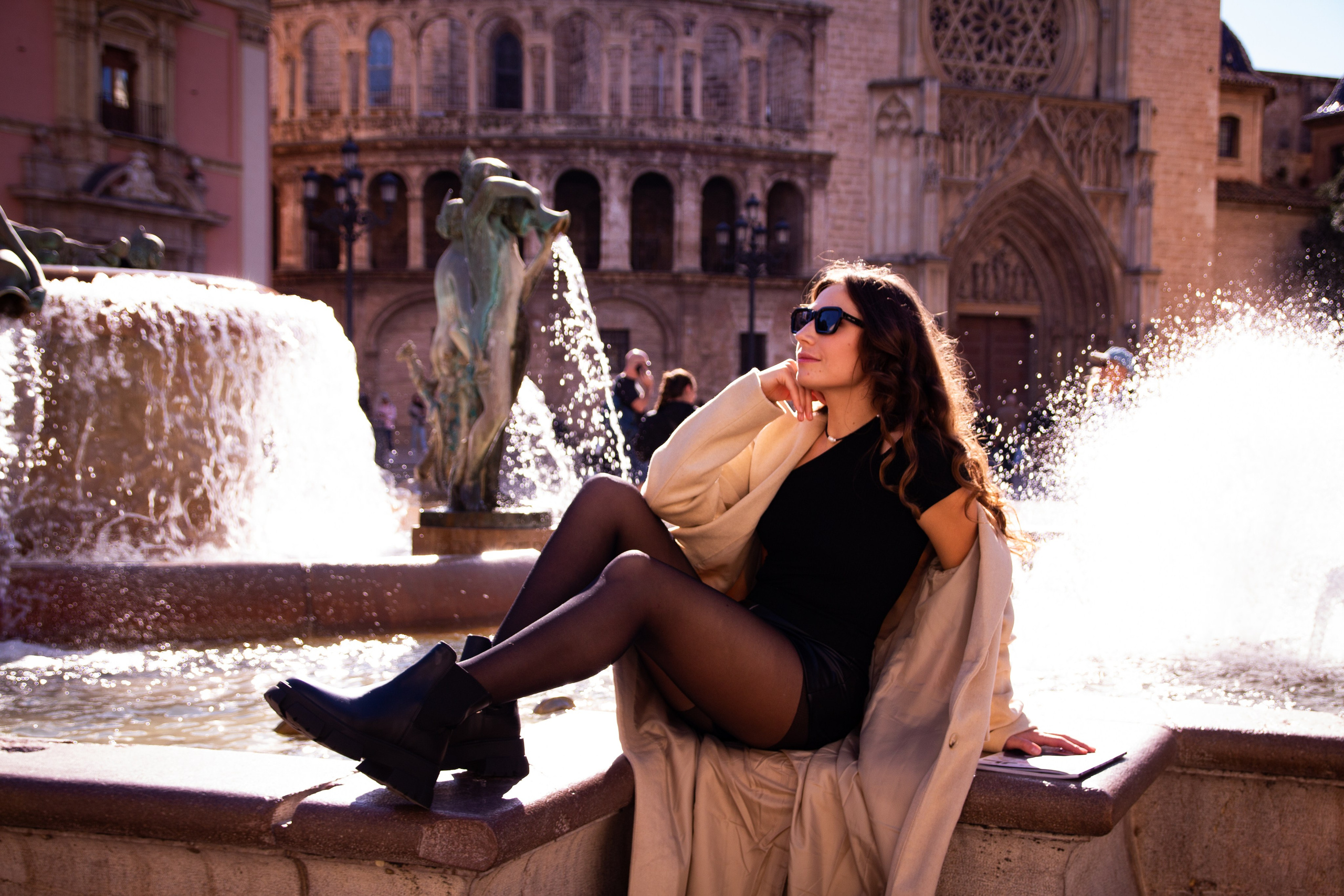 PASEO EN VALENCIA. Fotógrafa Olena Petryk. Realizo sesiones de fotos en Puerto de Sagunto