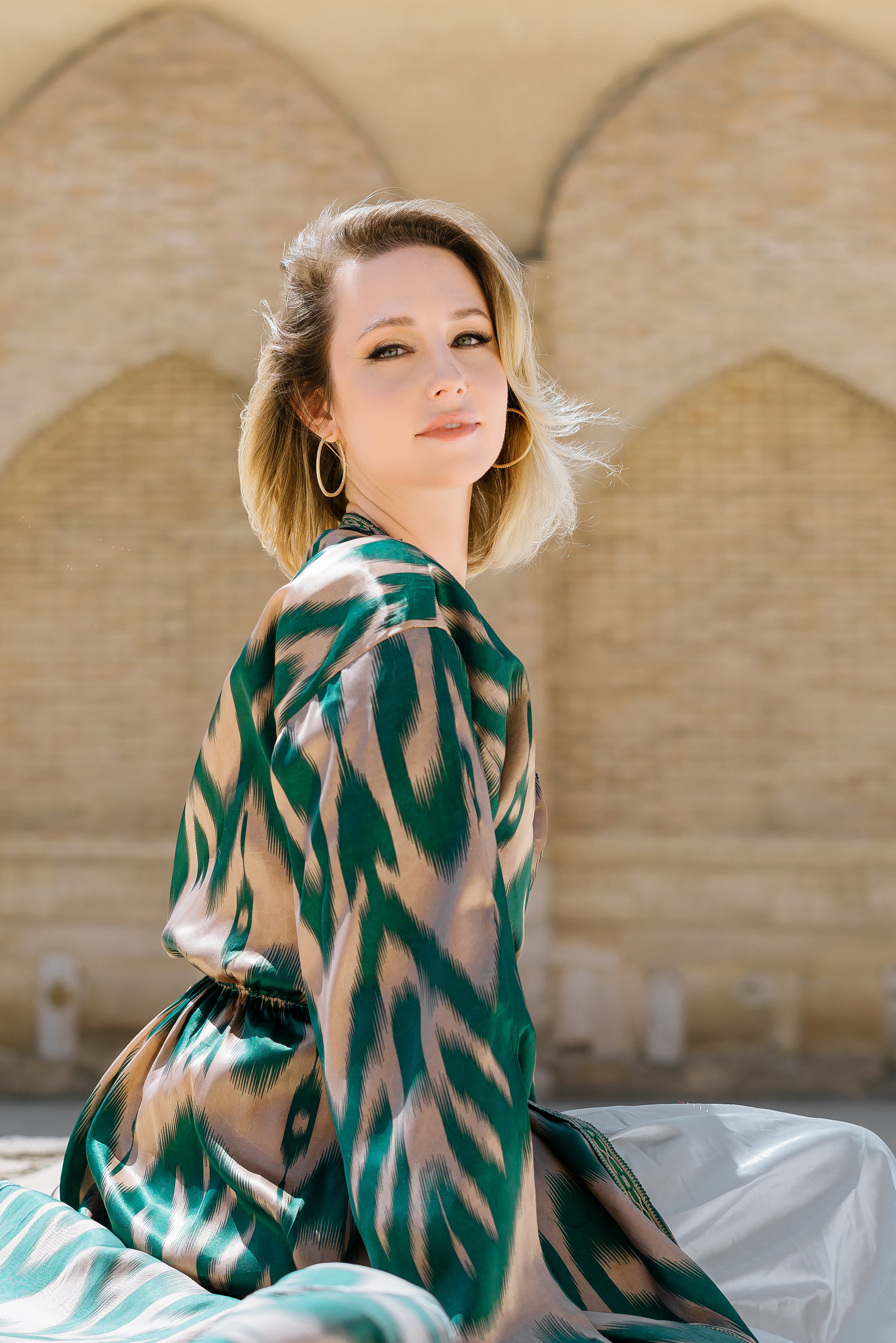 A long dress for a photo shoot. Photographer in Uzbekistan and Samarkand Djasur Marupov