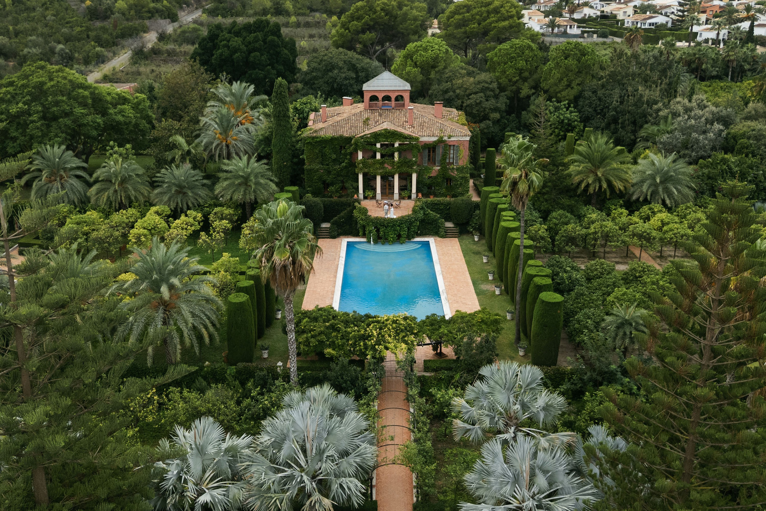 Johanna and Francesco. Destination Wedding Photographers and content creators based in Spain