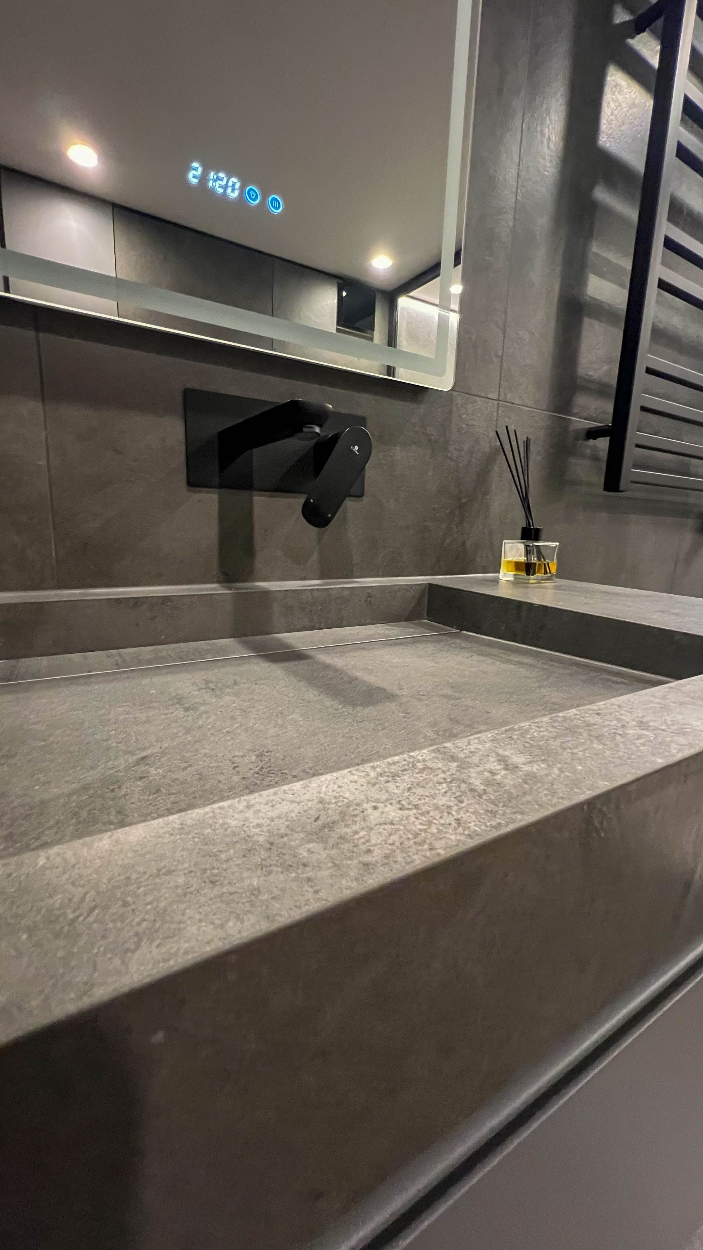 The apartment is on two levels. Fotograf Dmitrii Donets