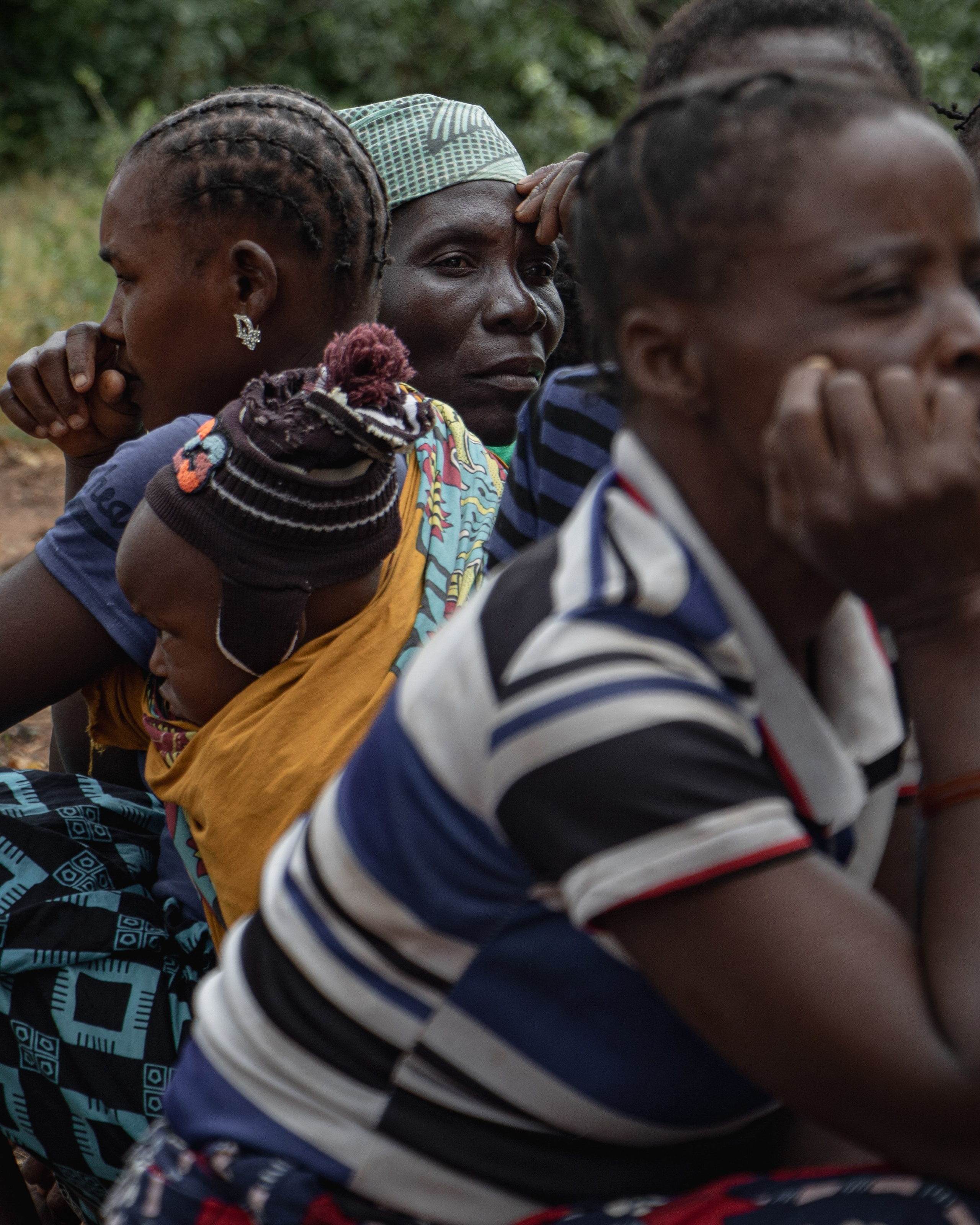 Comme dans d’autres communautés de la région de Tete, la construction du barrage de Mphanda Nkuwa menace directement les terres agricoles, les habitations et le mode de vie de près de 1 600 familles. Première ligne face aux potentielles inondations causées par la retenue d’eau, ces populations risquent de tout perdre, sans garantie de relogement adapté ni de compensation juste.