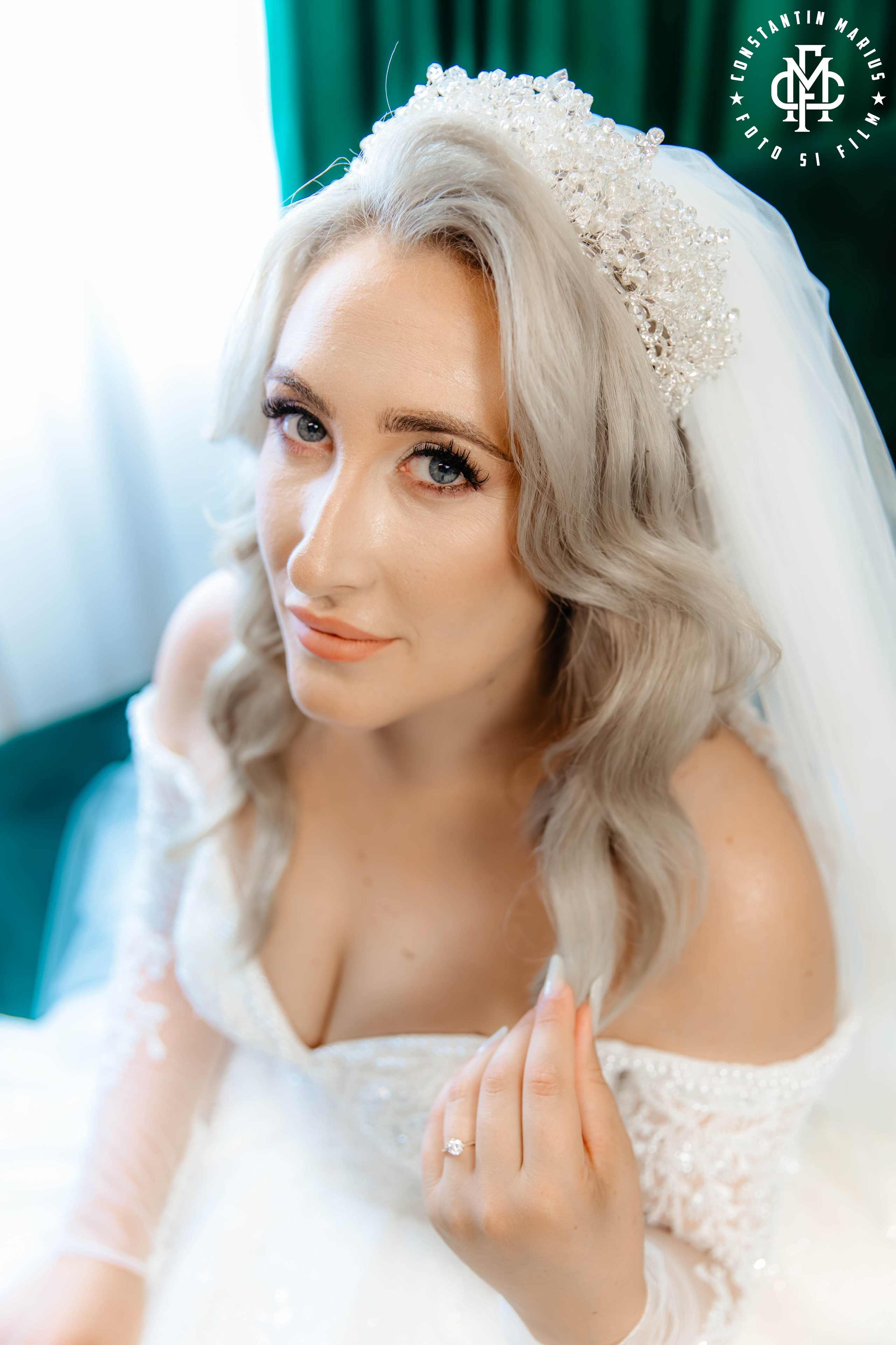 WEDDING PHOTOGRAPHY. DESPRE NOI