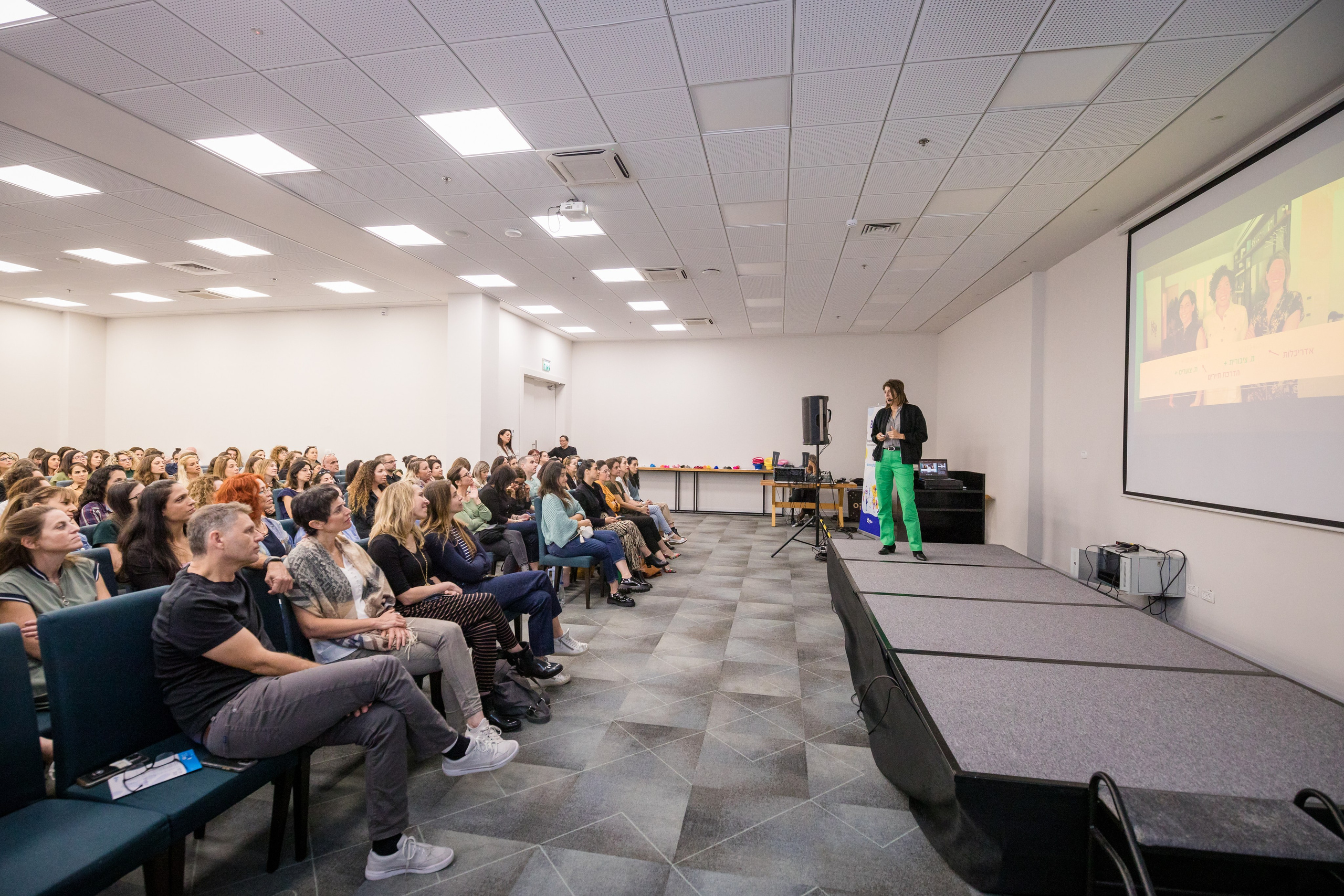 Pfizer. AMIR BUCHNIK PHOTOGRAPHER