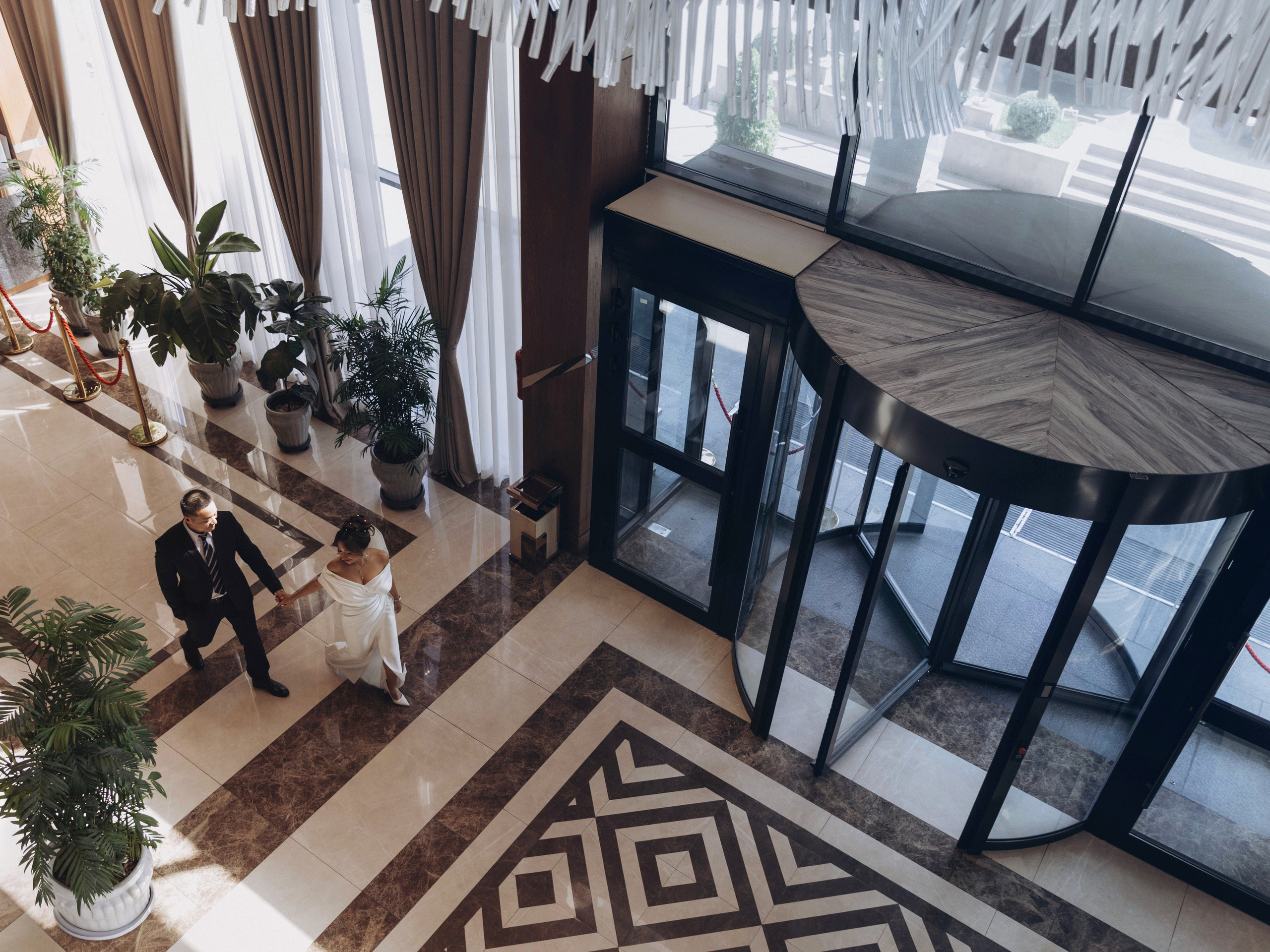 Мадина@Женя. Валерия Вартанова. Фотограф