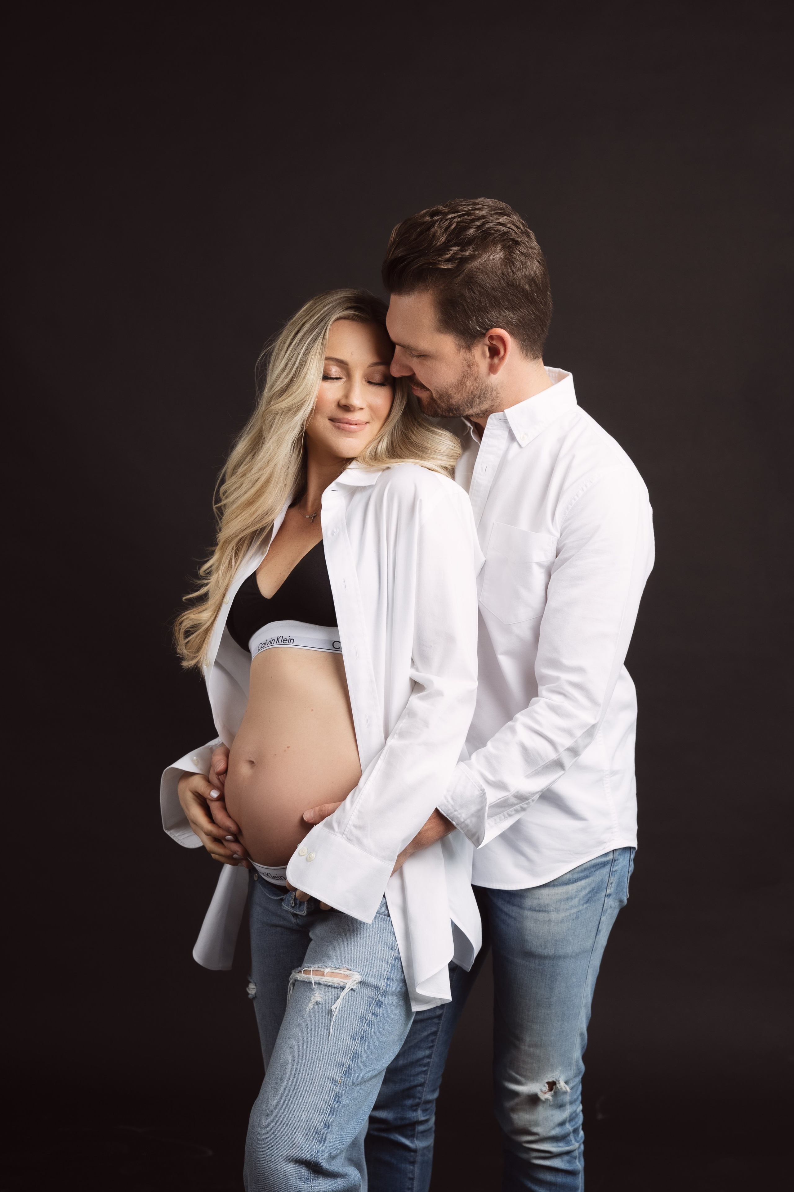 Pregnancy (studio). Dasha in Singapore