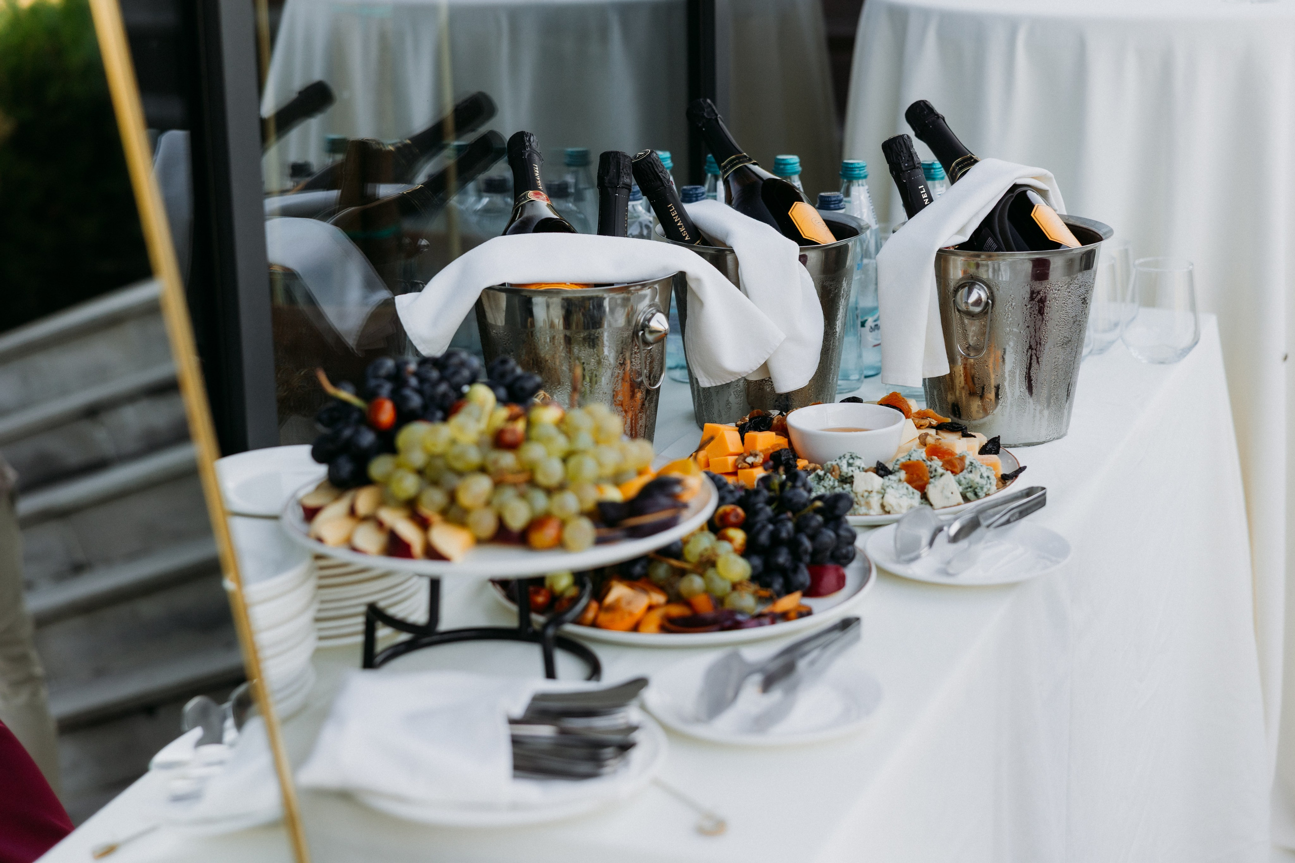 A dreamy wedding on Kvareli lake. Wedding photographer in Tbilisi Ioseb Mamniashvili