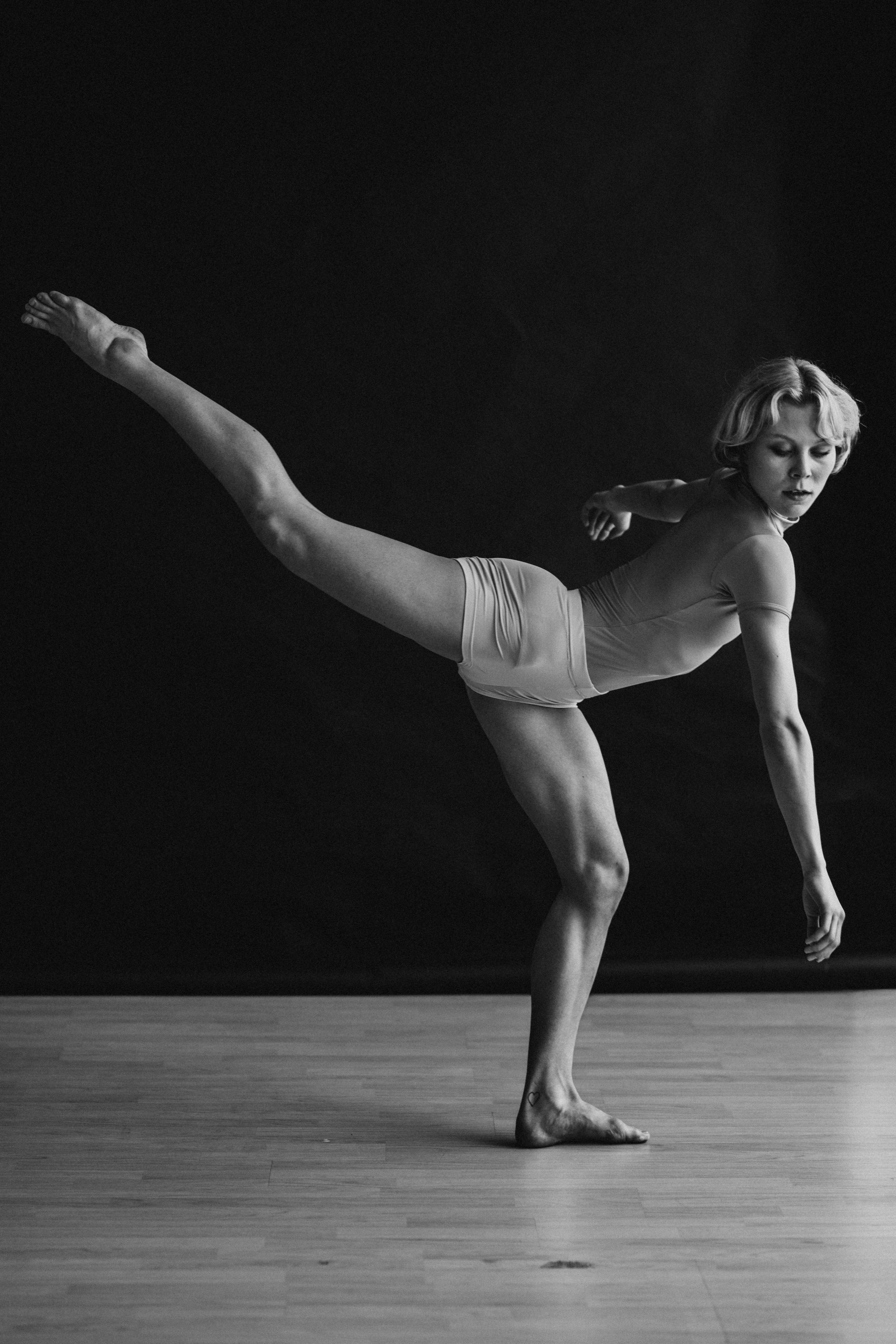 DANCERS. Victoria Olonen – Cinematic Portrait Artist | Helsinki & Europe