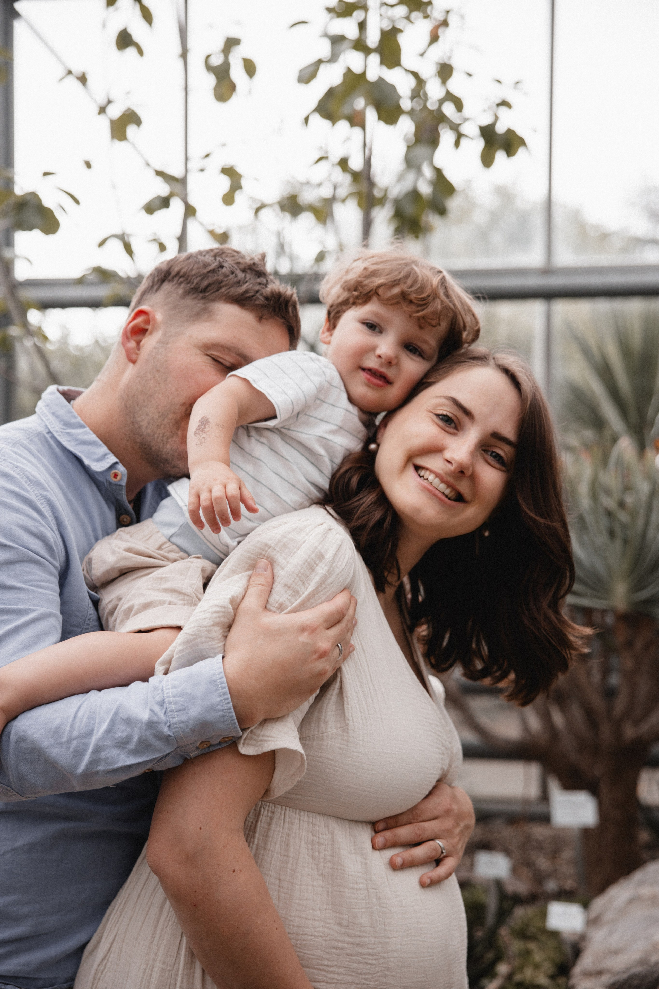 Babybauch Shooting im Botanischen Garten Bochum | Reiche Fotografie. Hochzeitsfotografin Bochum | Halyna Reiche Fotografie NRW