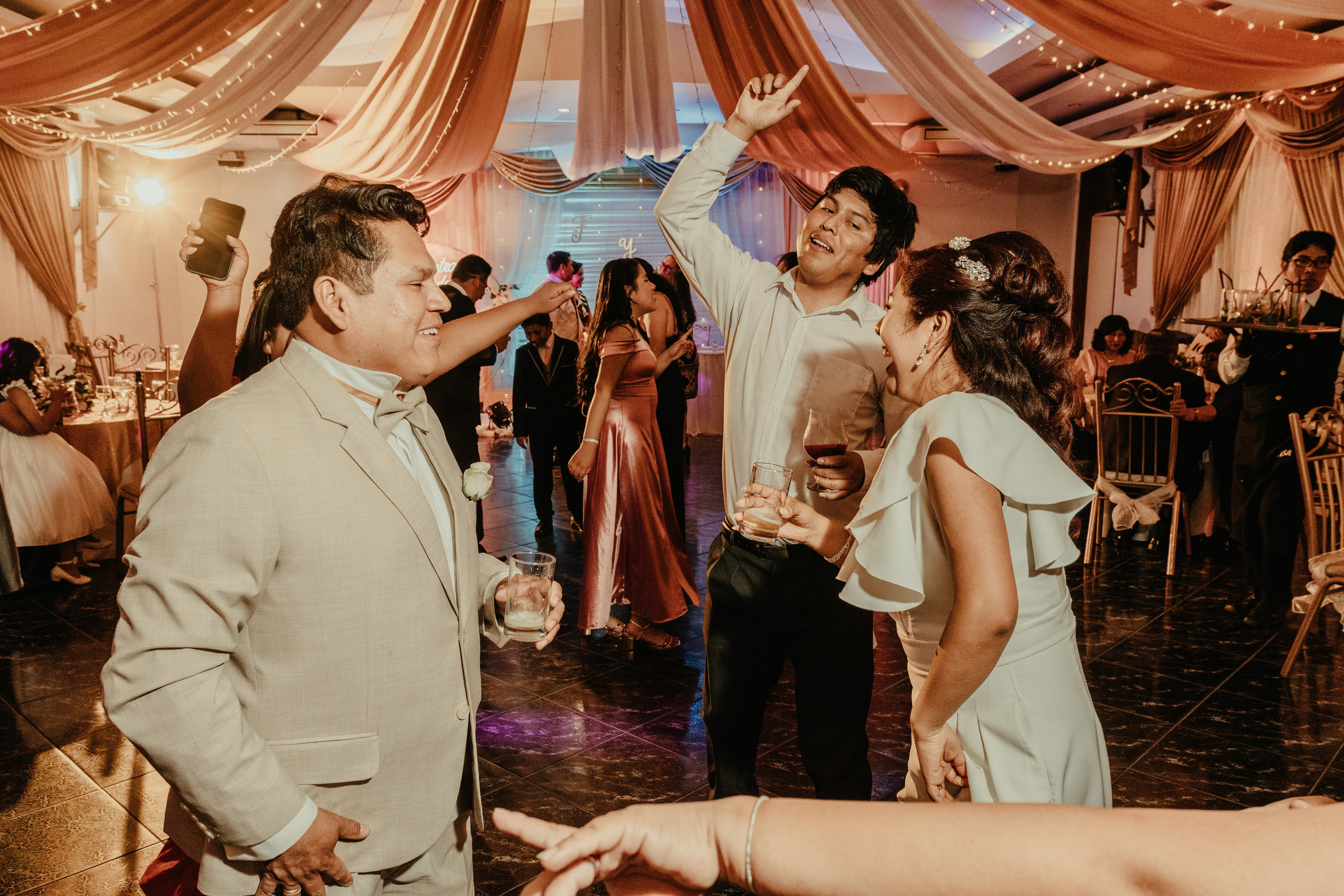 VANESSA + FRANKLIN BODA RELIGIOSA. Studio KVTA | Fotografía y Video de Bodas en Arequipa