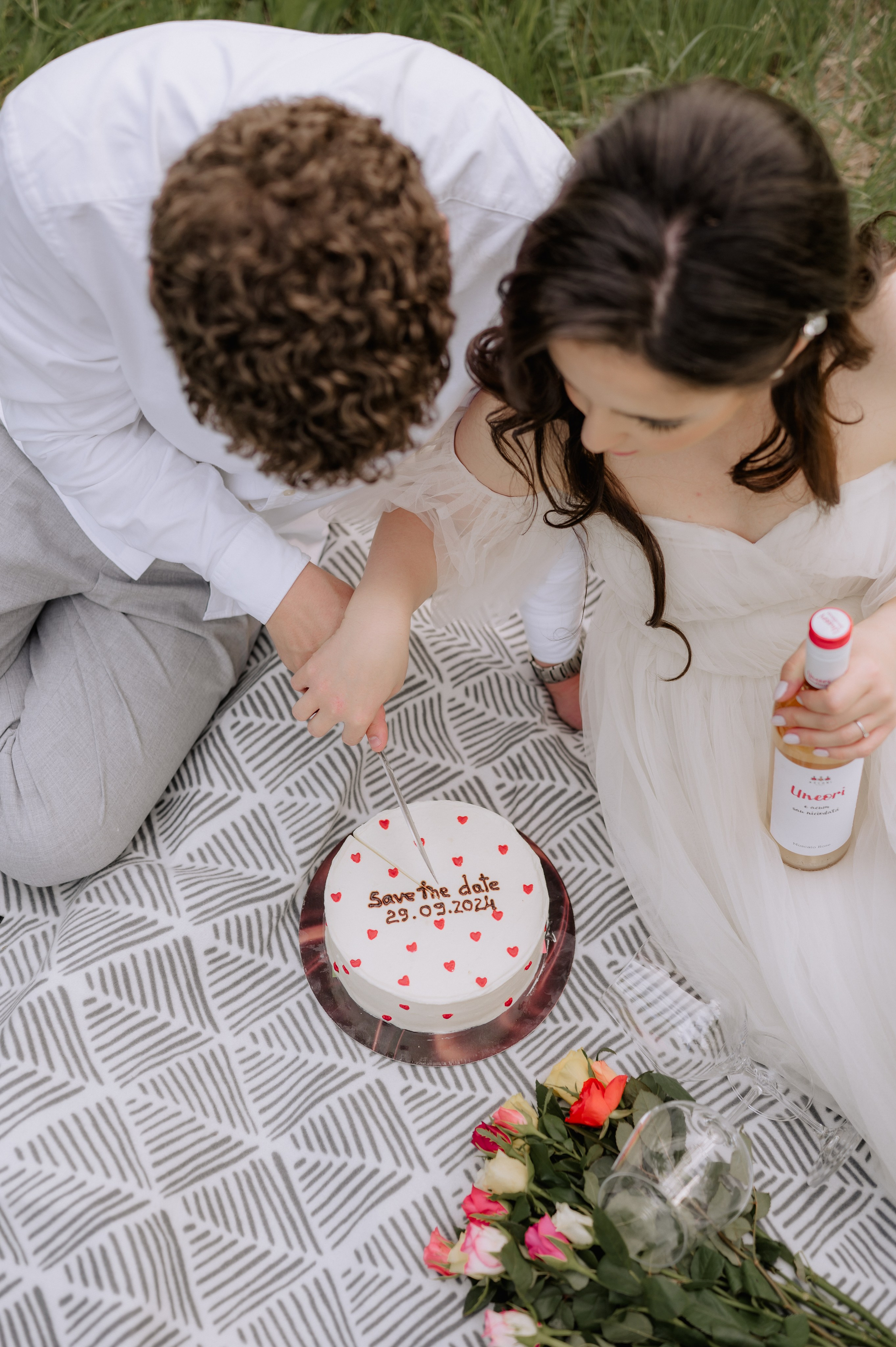 Magda + Andrei | Lovers in the garden. Proud Vision Weddings | Wedding Photography & Film — Servicii profesionale Foto Video Nunta Iasi