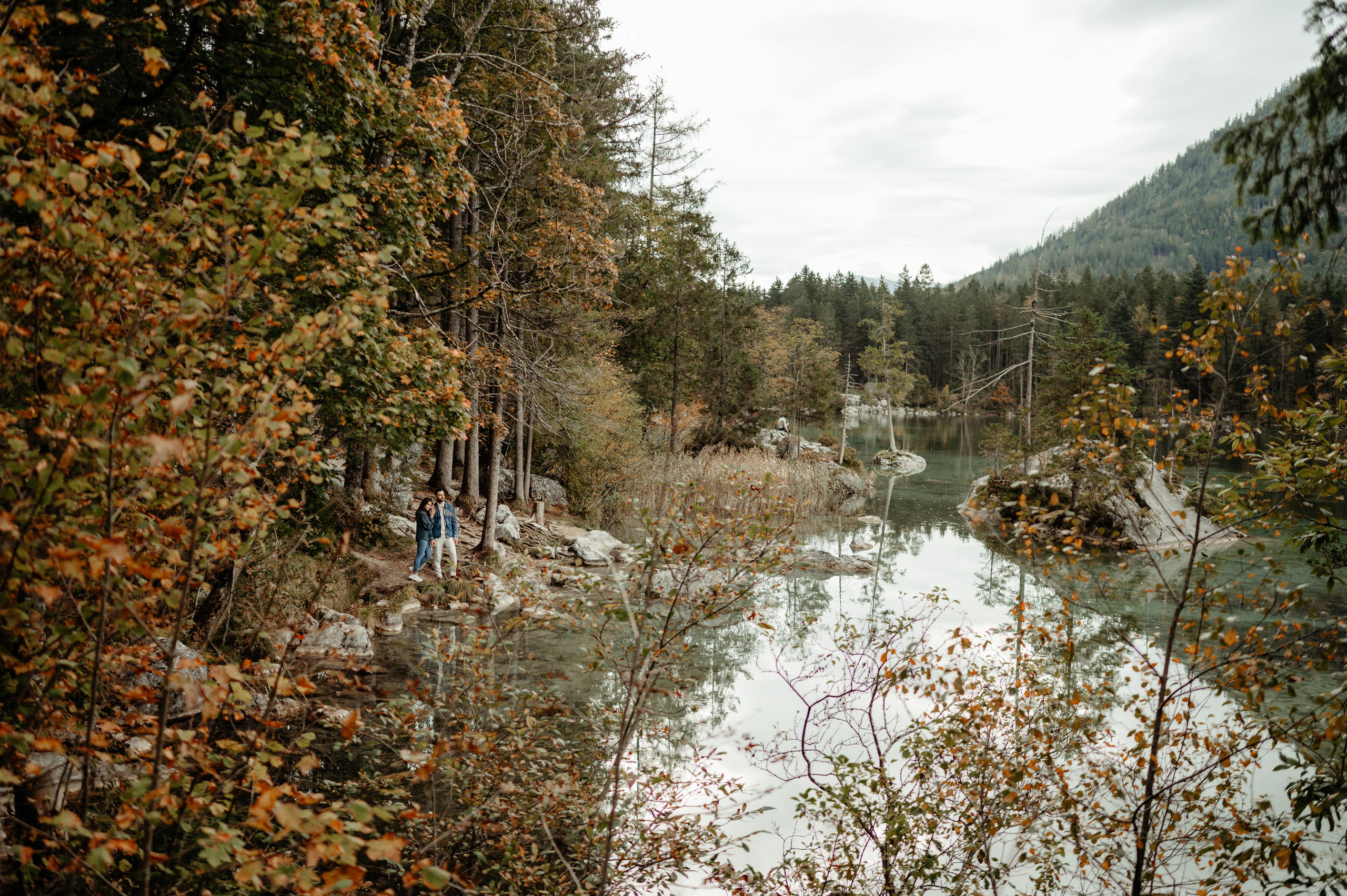 Denis Hanganu din Clanul si sotia lui Raluca, in Hintersee Austria. Proud Vision Weddings | Wedding Photography & Film — Servicii profesionale Foto Video Nunta Iasi
