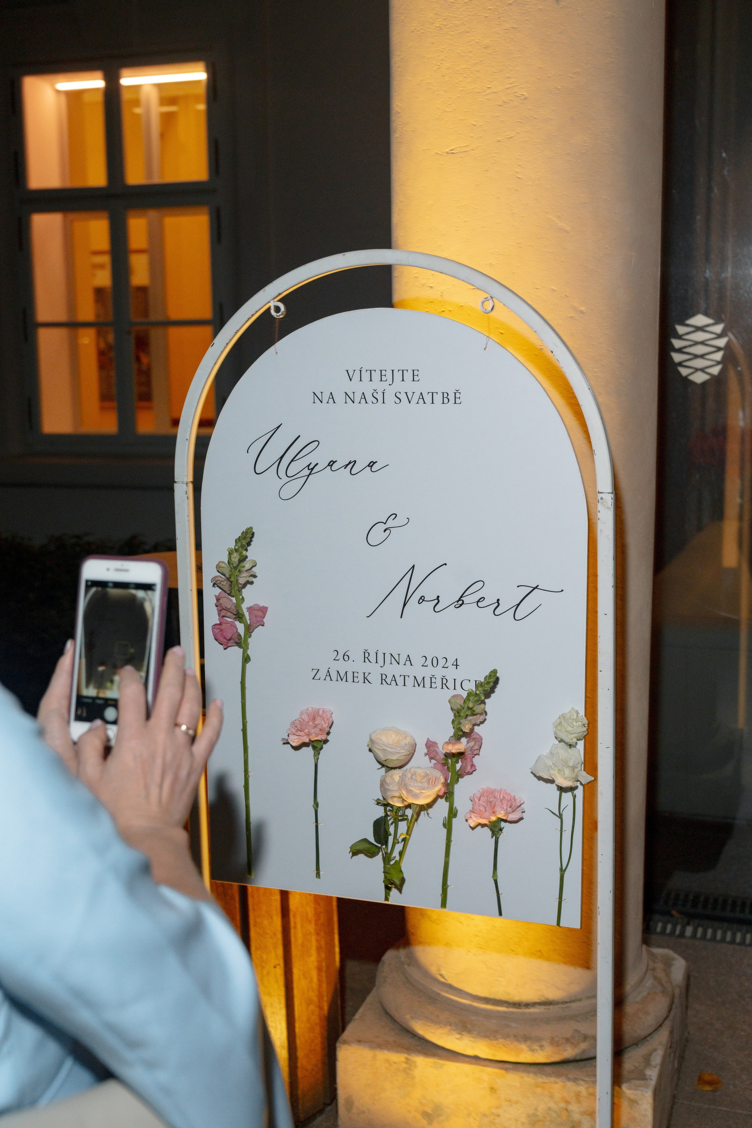 RAW Studio | Luxury Wedding Photography at Ratměřice Castle. Raw Studio: Capturing Elegant weddings accross Europe