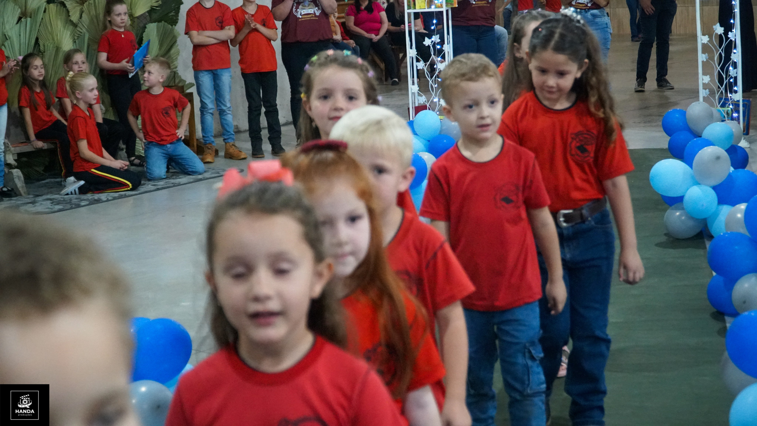 Noite autógrafos colégio Aurélio Buarque de Holanda. Handa Produções