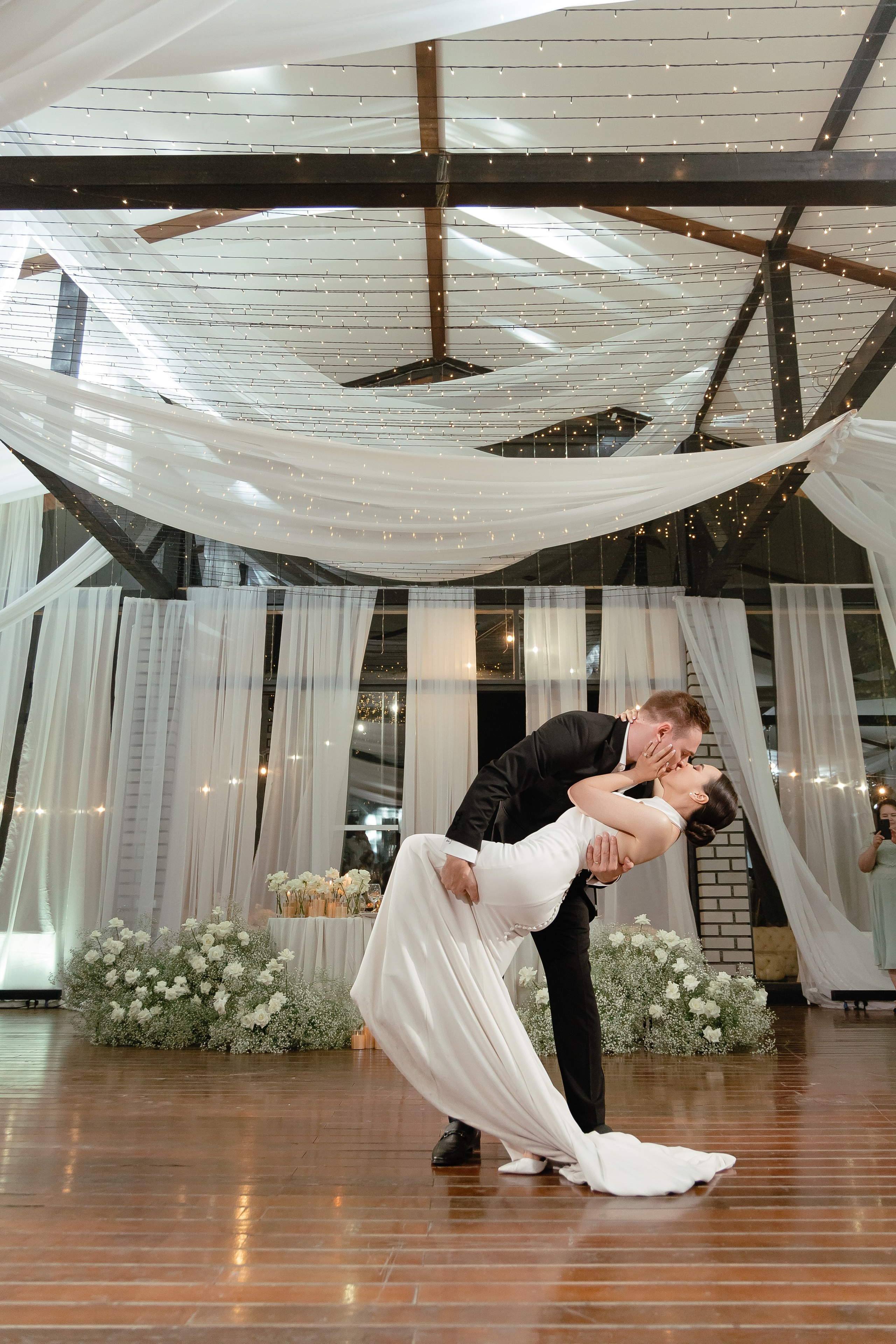 Thomas & Suyumbika. Главная