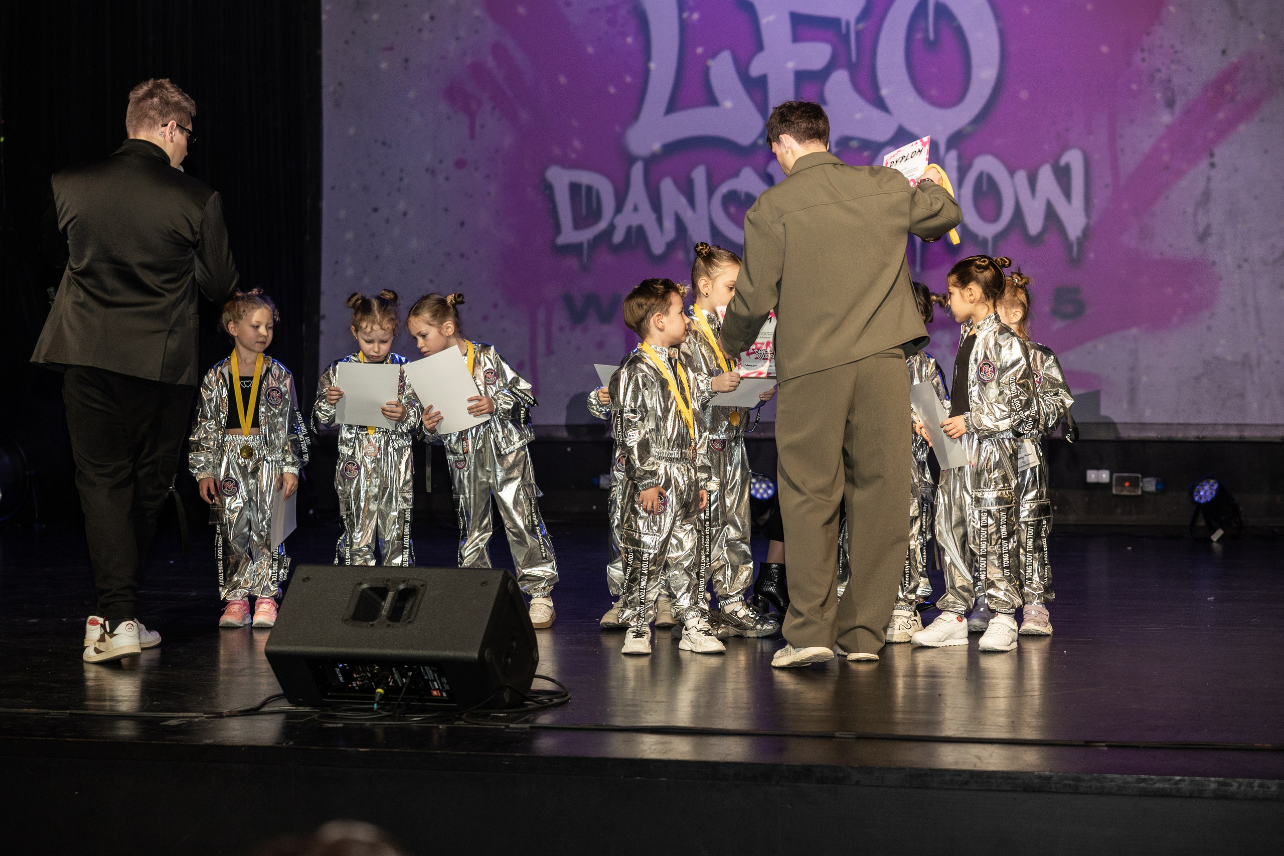 LEO DANCE SHOW WINTER 2025. Семейный и детский фотограф в Варшаве Мила Бобровская