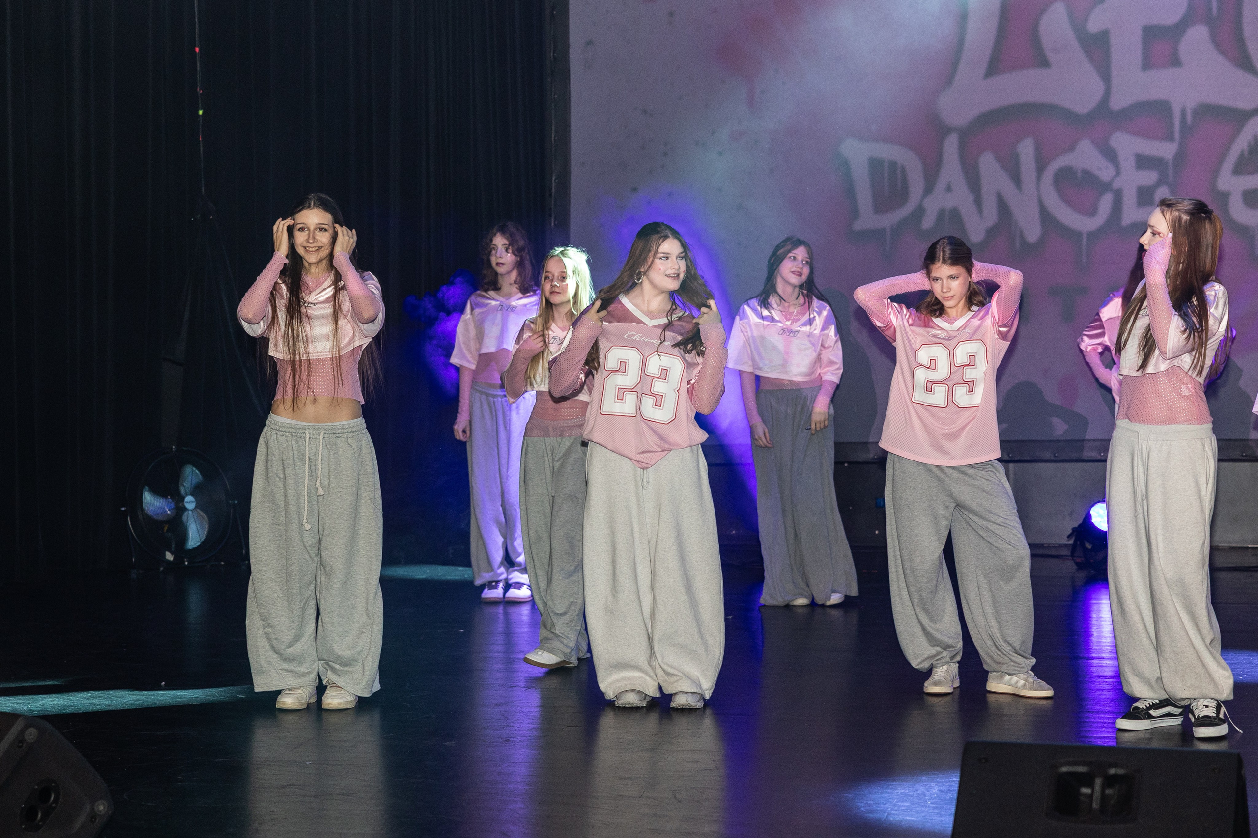 LEO DANCE SHOW WINTER 2025. Семейный и детский фотограф в Варшаве Мила Бобровская