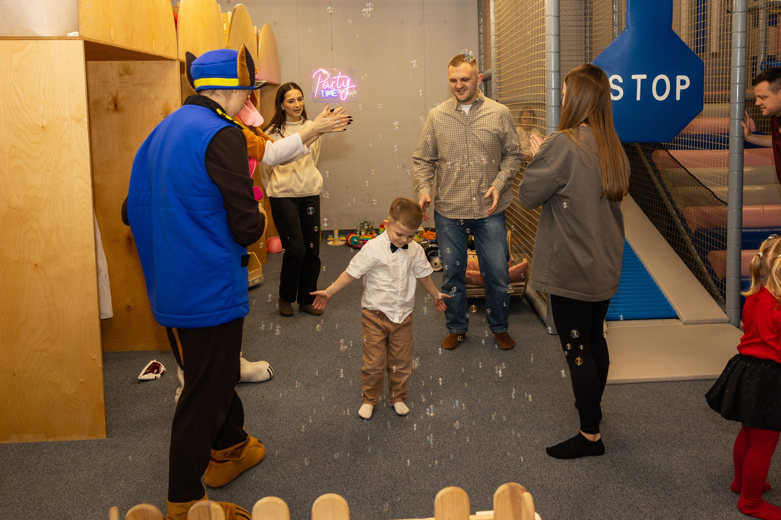 День рождения Артёма 24 января 2026 года. Семейный и детский фотограф в Варшаве Мила Бобровская