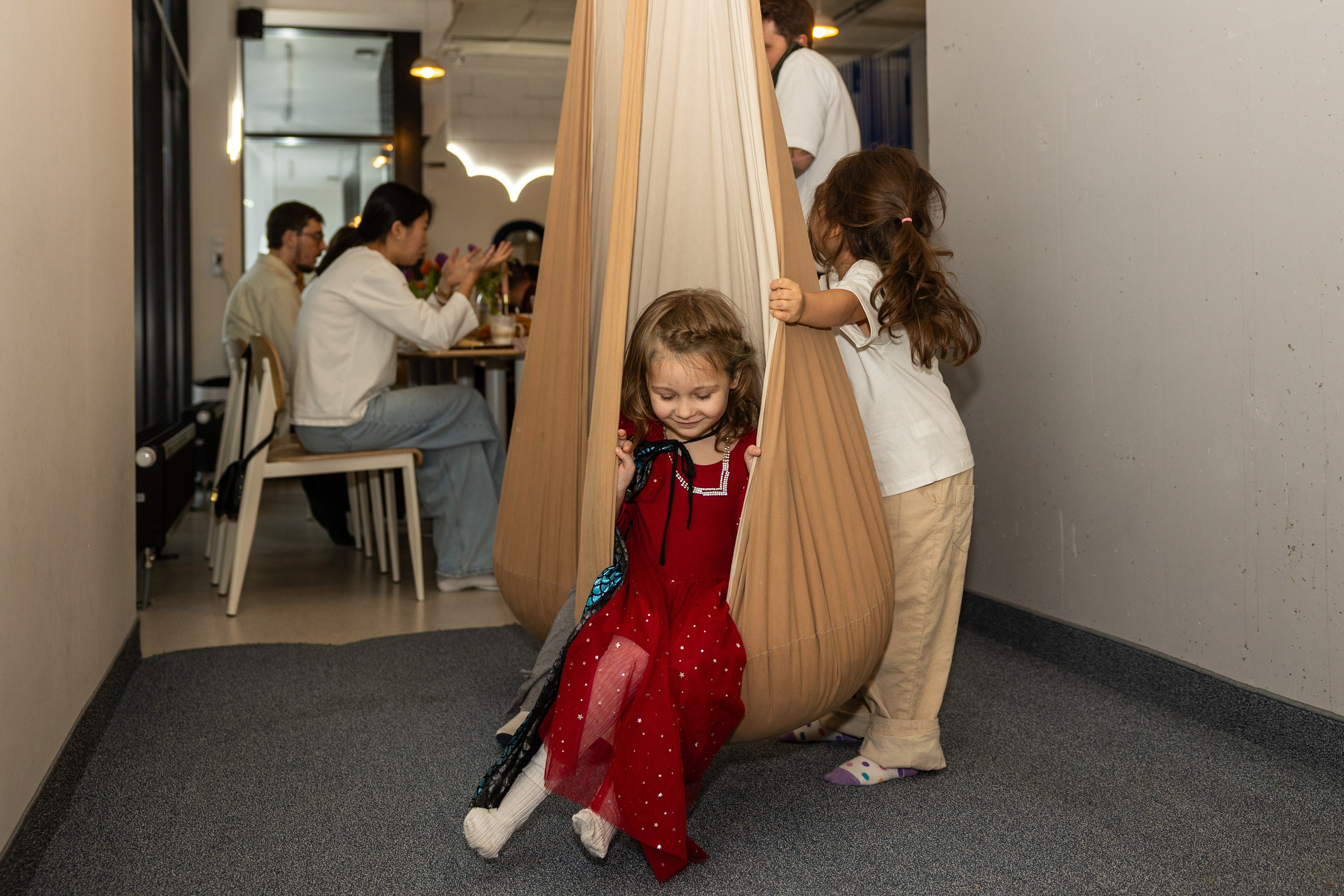 День рождения Артёма 24 января 2026 года. Семейный и детский фотограф в Варшаве Мила Бобровская