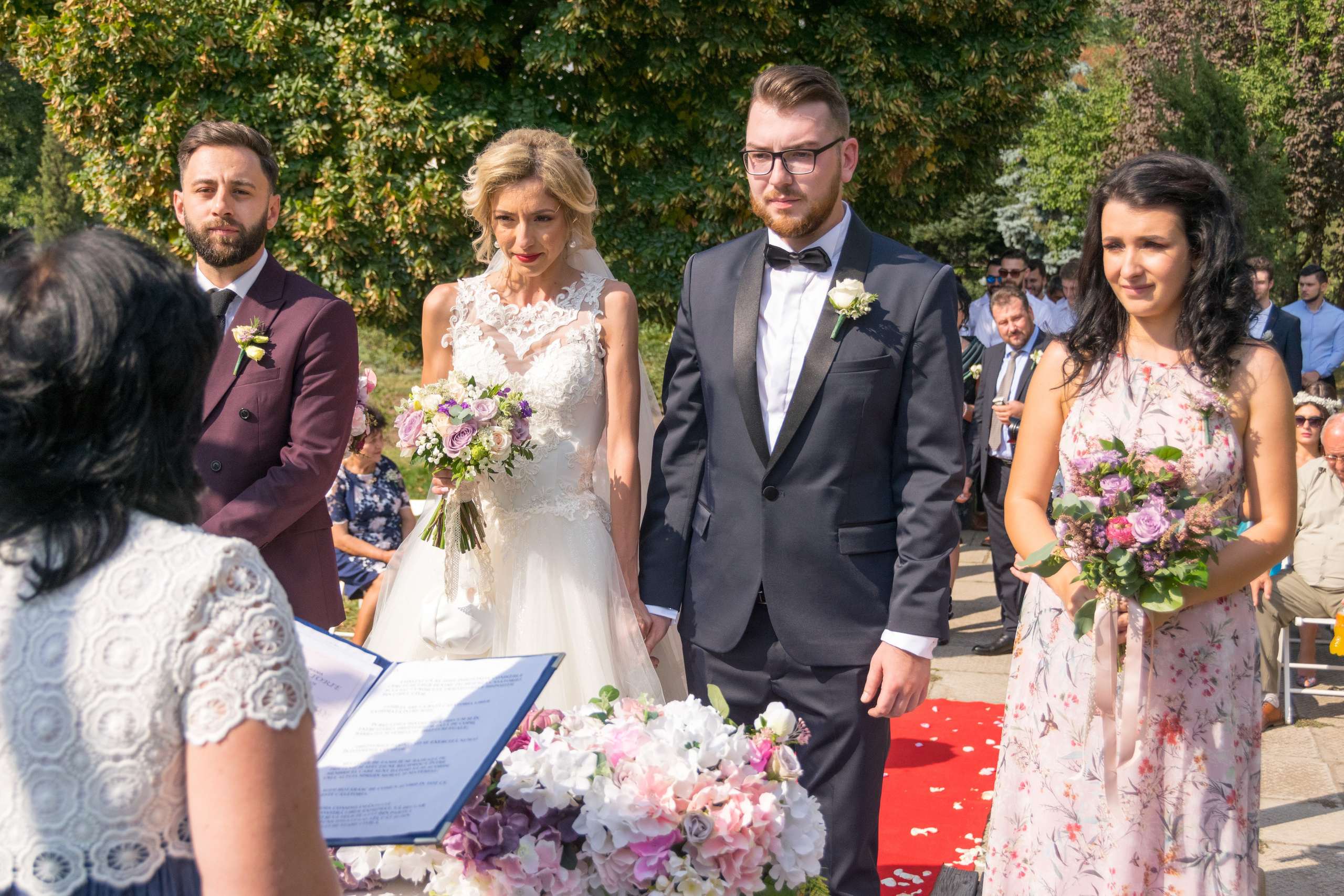 Cununie civila, fotograf cununie civila bucuresti, fotograf stare civila, cununie in parc, fotografii de la cununie, fotograf de nunta cununie Galati, parc Biserica Greaca Galati, fotografii nunta de la starea civila, pozing mireasa, obiceiuri, fotografie profesionala nunta