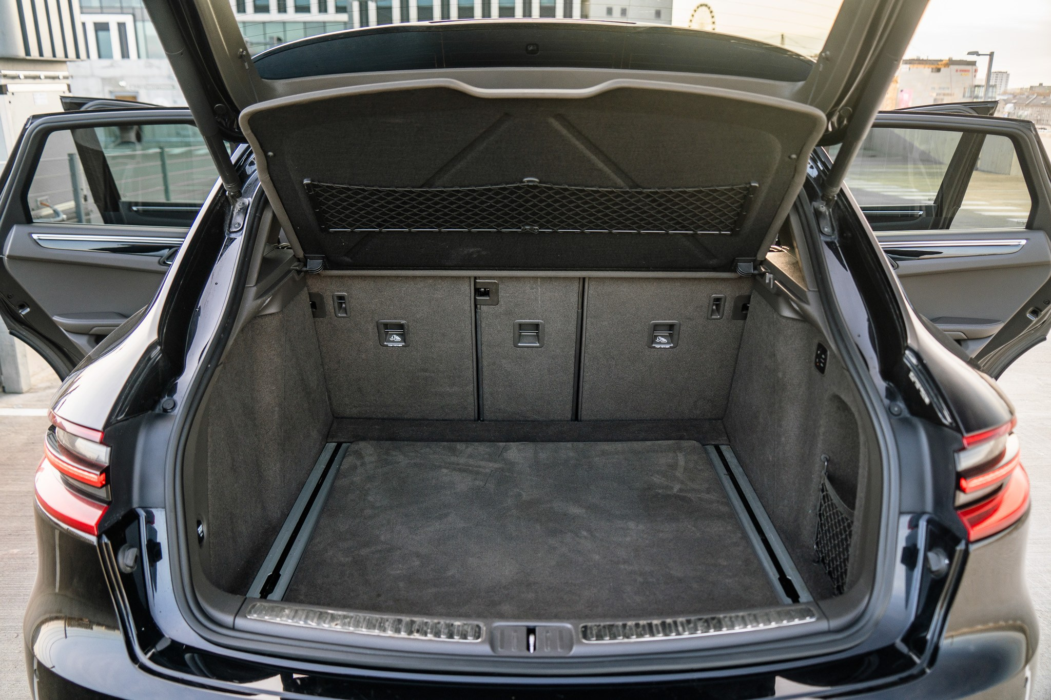 PORSCHE macan. LOHA VISUALS — AUTOMOTIVE PHOTOGRAPHY