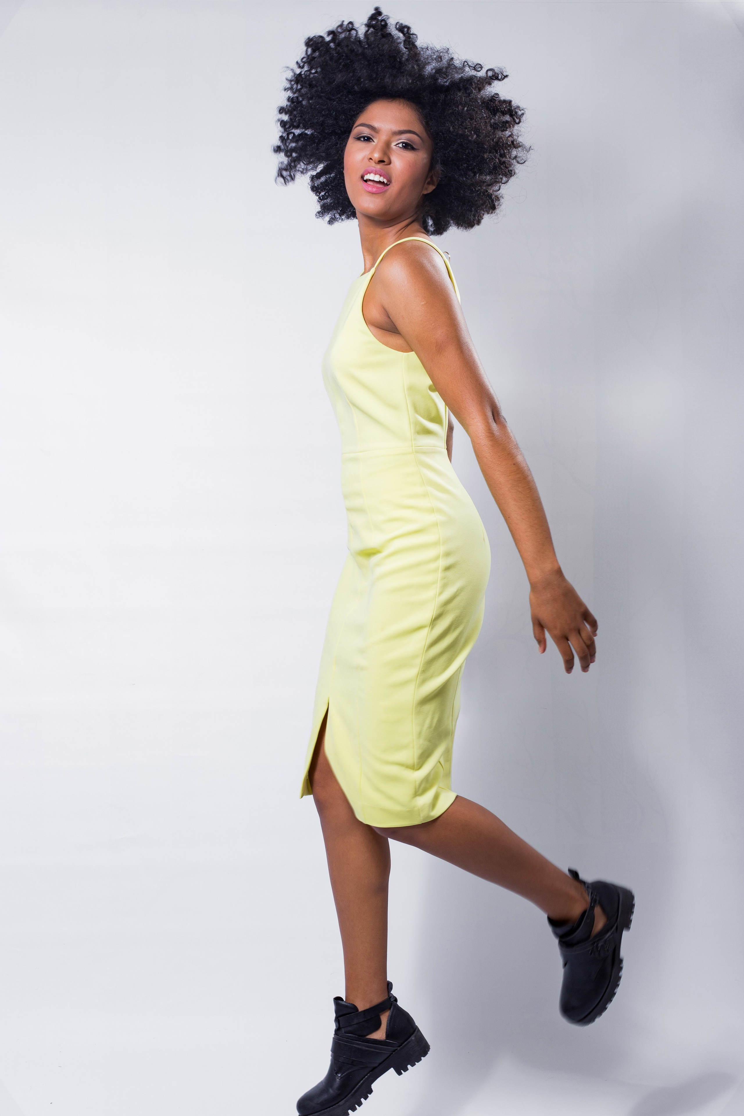 Tu primer book de modelo: cómo hacer una sesión profesional | Rainbox Estudio. Rainbox Estudio de Fotografía