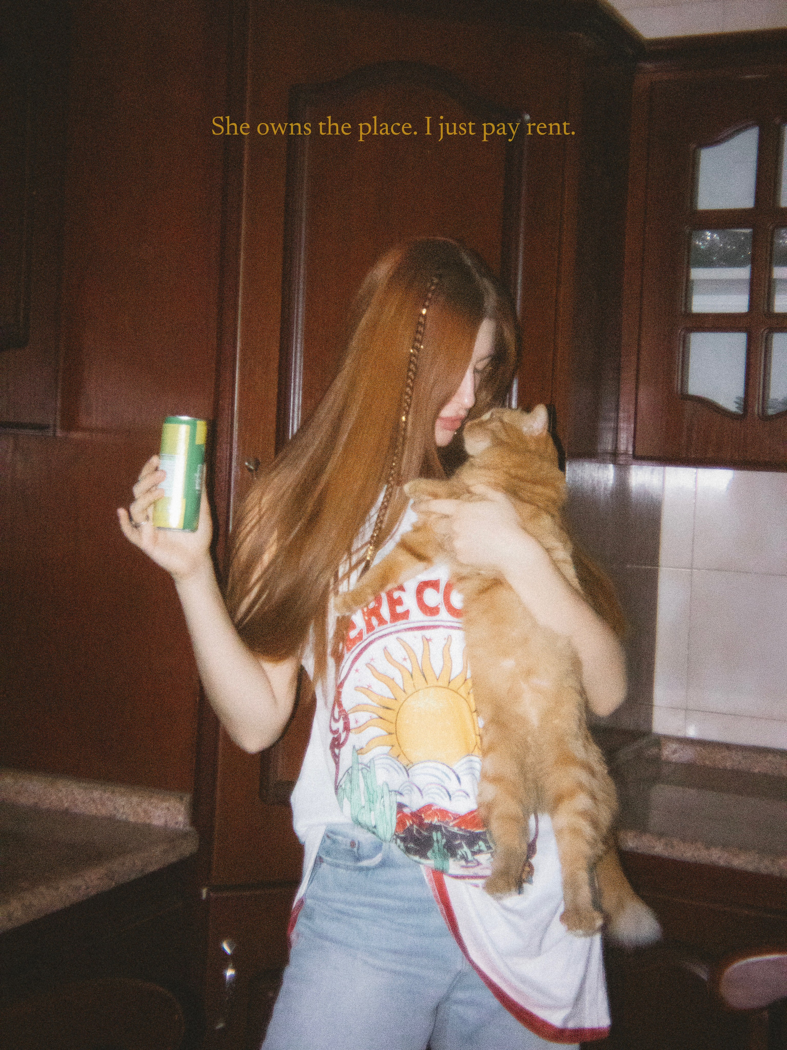 Kate 2000s Vibe — home, pizza, kitchen. Veronika Basova | Photographer | Cinematic & Magazine | Amman, Jordan