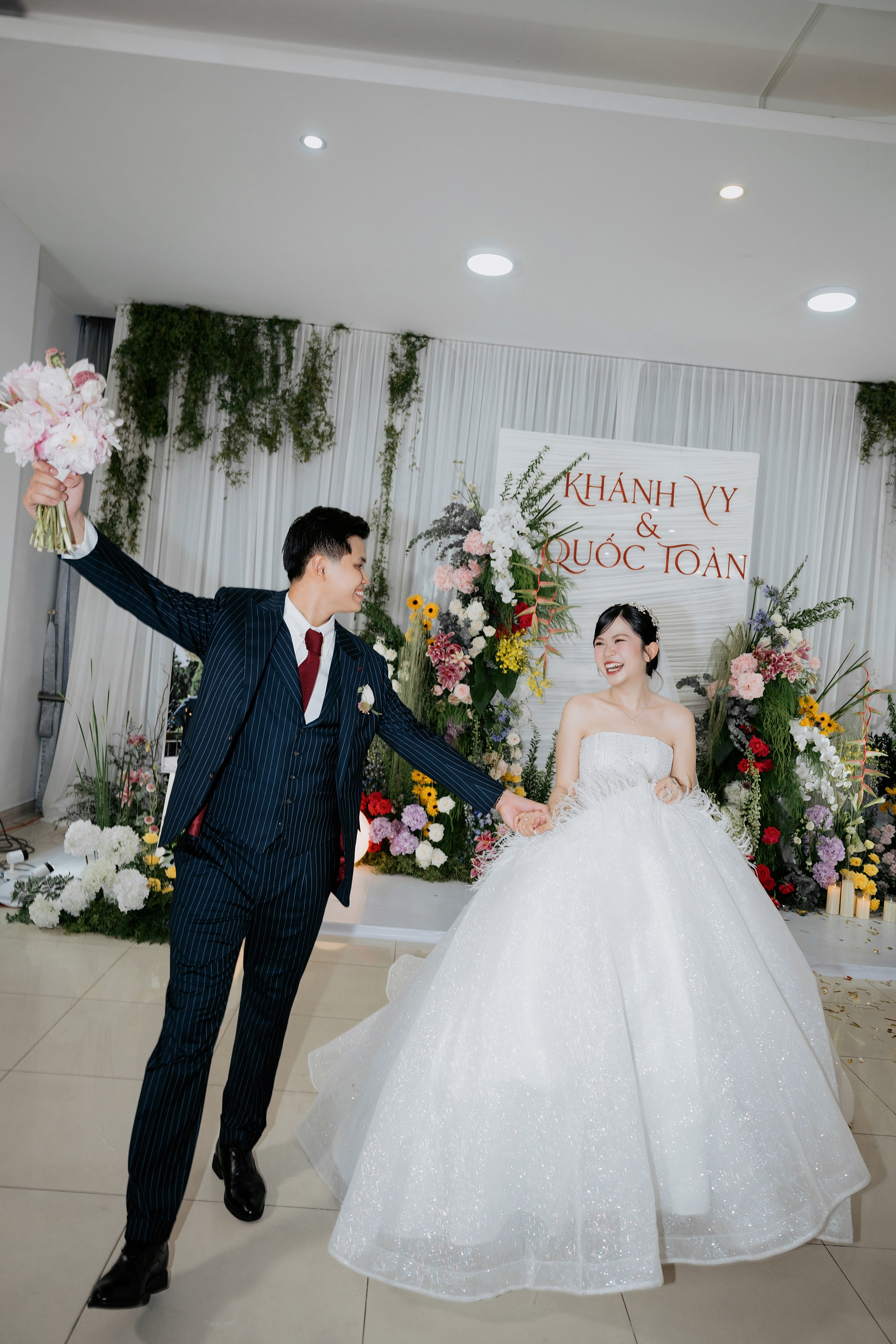 TOAN & VY / Wedding Journalism. Saigon Wedding Present | Art Beyond Moments