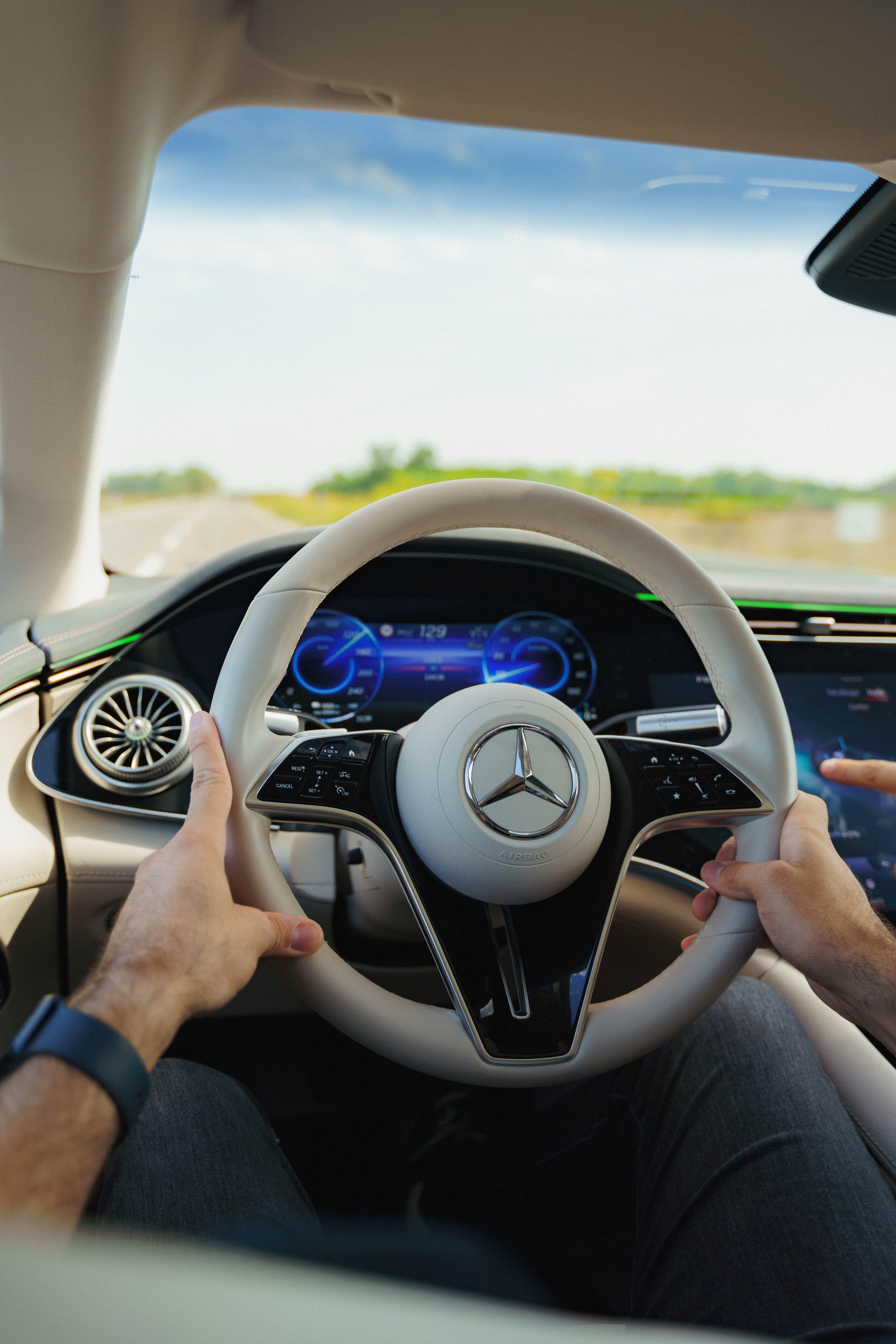 Auto kuca Mikom EV event. Жуков Студио