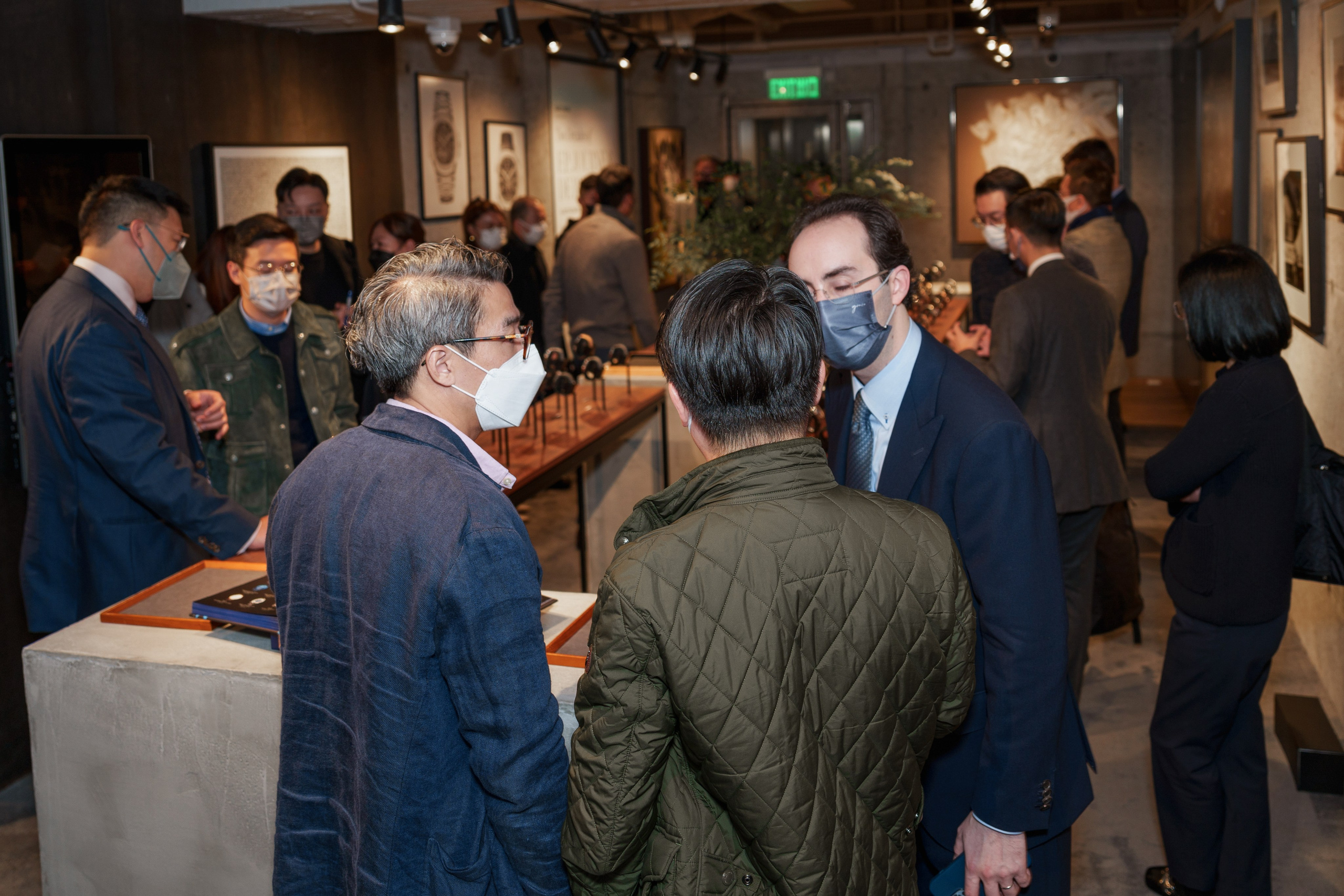 WATCHBOX. ФОТОГРАФ В ГОНКОНГЕ (СВАДЬБЫ, FASHION, СЕМЕЙНЫЕ, МЕРОПРИЯТИЯ, ФОТОПРОГУЛКИ)