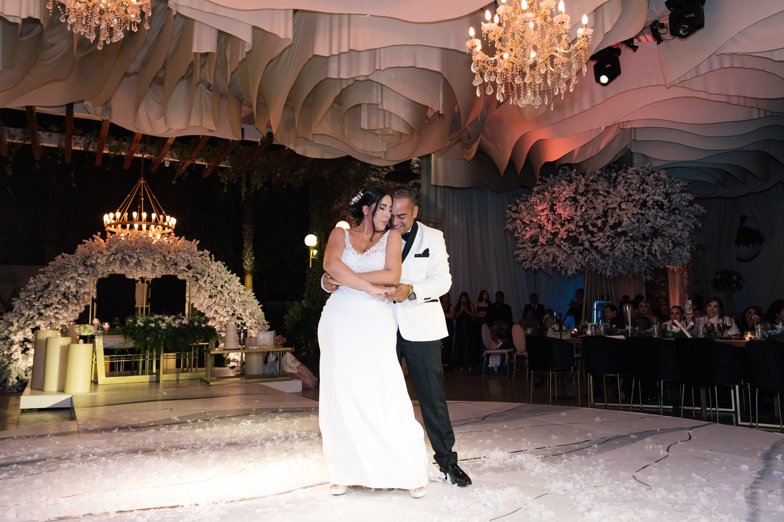 Alejandra y Salvador. Principal