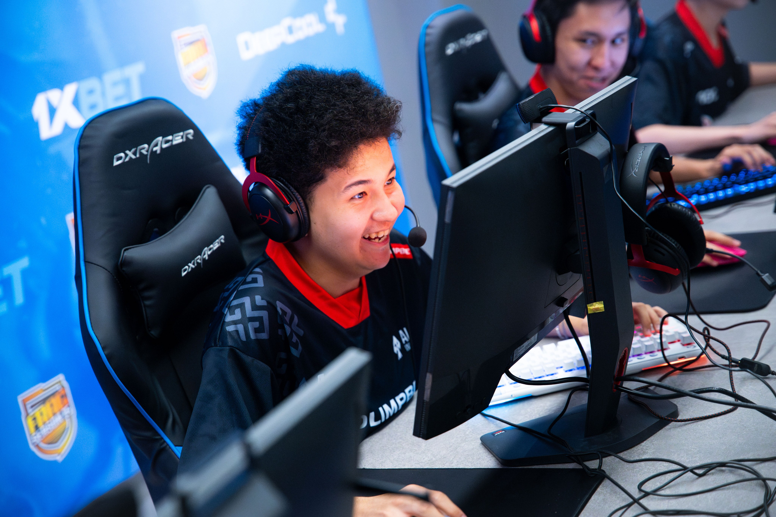 LanDaLan & FRAG & GLuck Yungstar & UCA