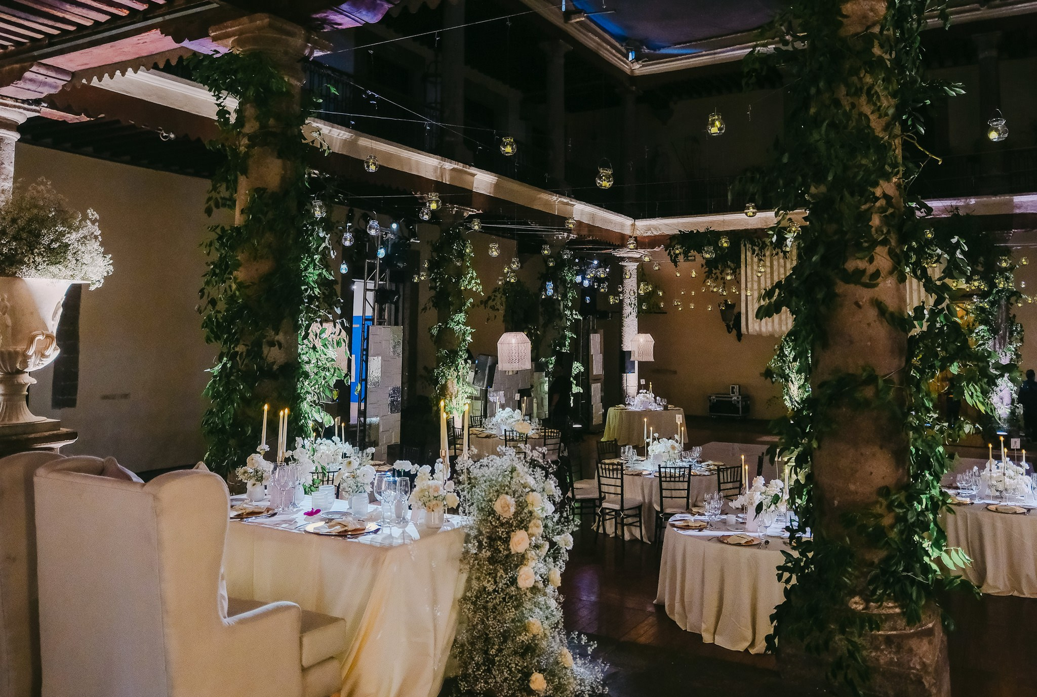 Isavira & Andrew. Wedding and family photographer in Mexico City