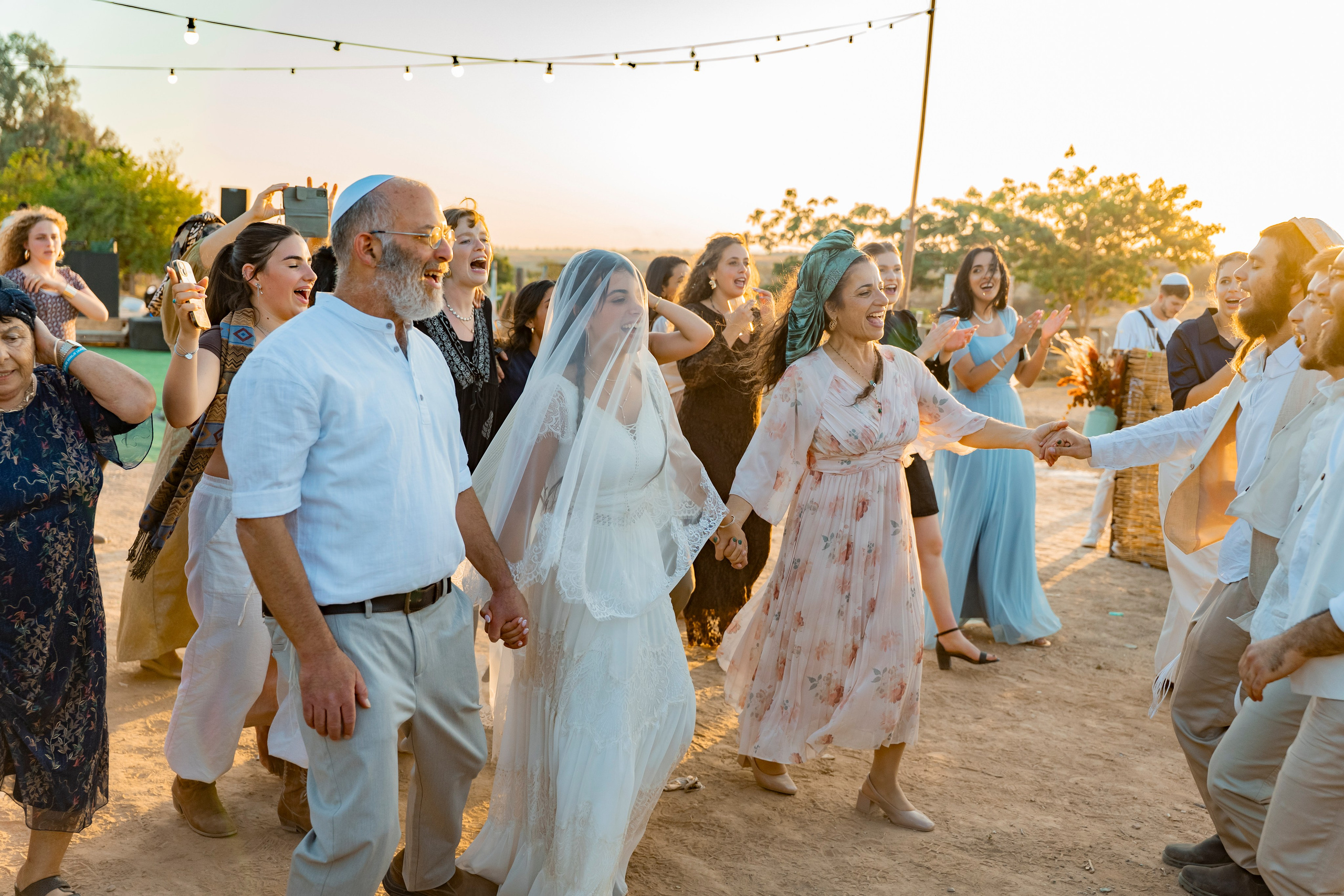 אביה ואחיה. יוסף מזרחי צילום חתונה, ברית וזוגיות. צלם מקצועי שאוהב להוציא אתכם הכי יפים ברגעים הכי מרגשים