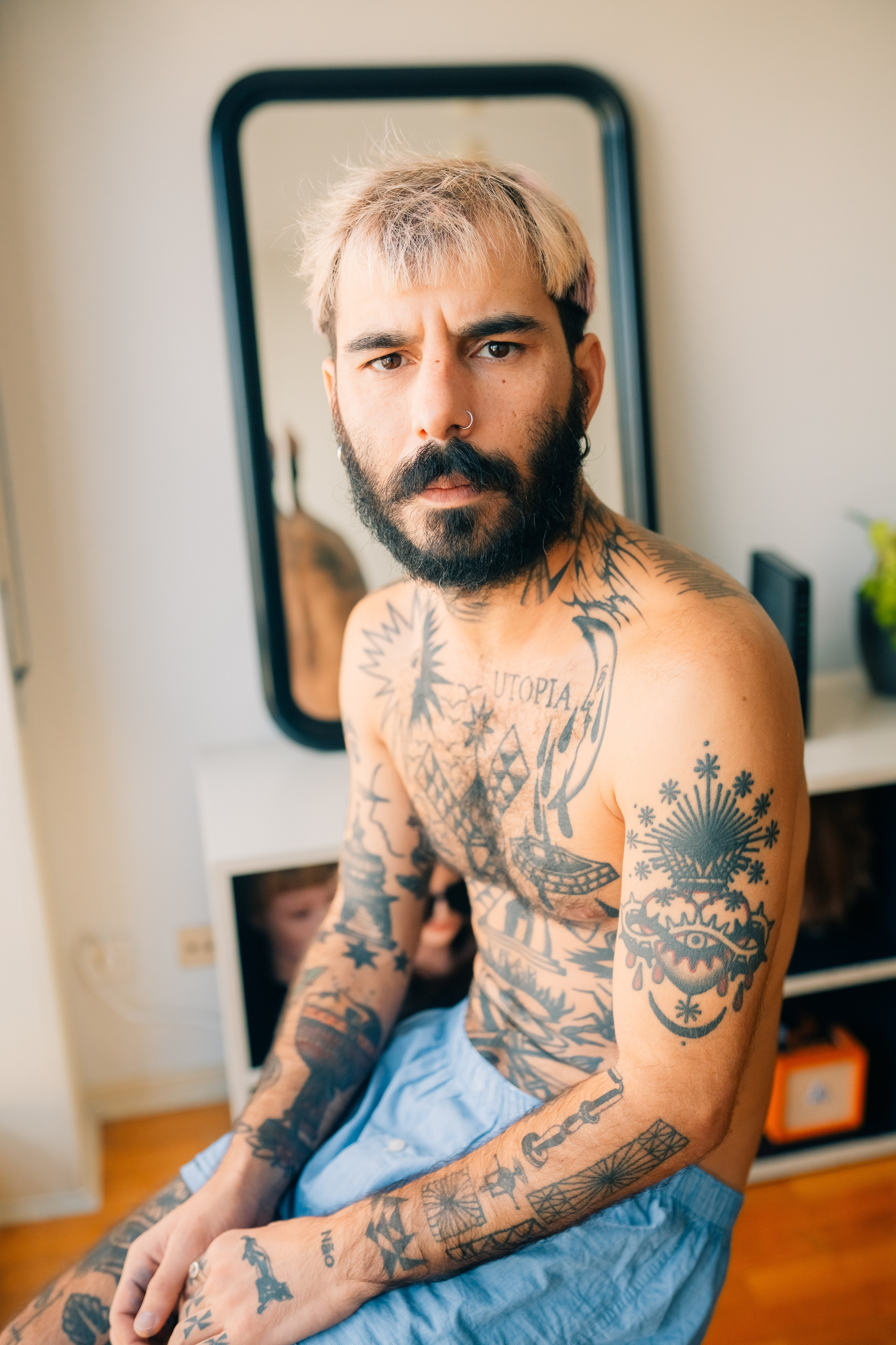 Dani & Rui at their apartment. Maria Sher. Professional photographer from Porto, Portugal