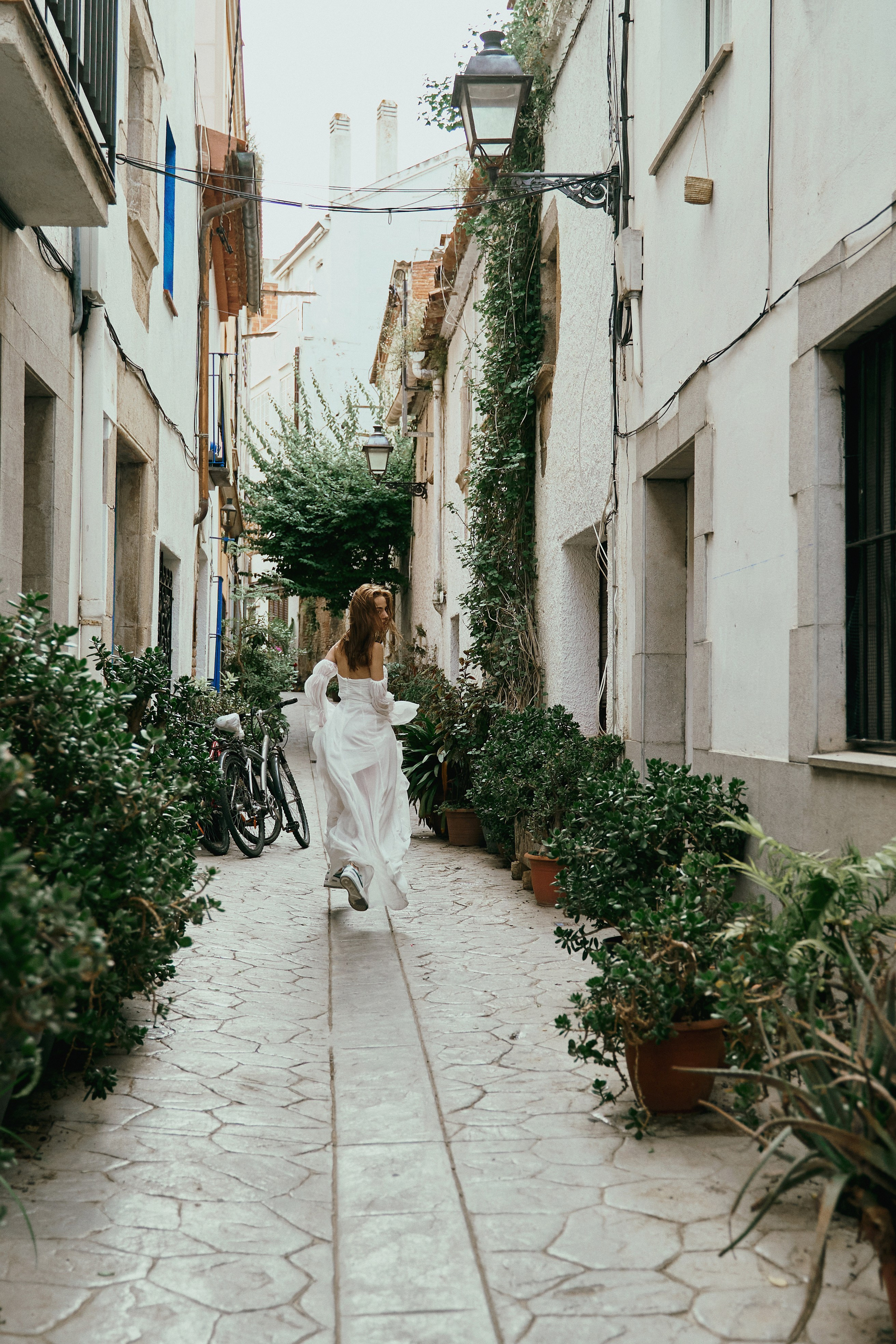 The runaway bride. Photographer in Barcelona Spain Zhanna Zakharchenko