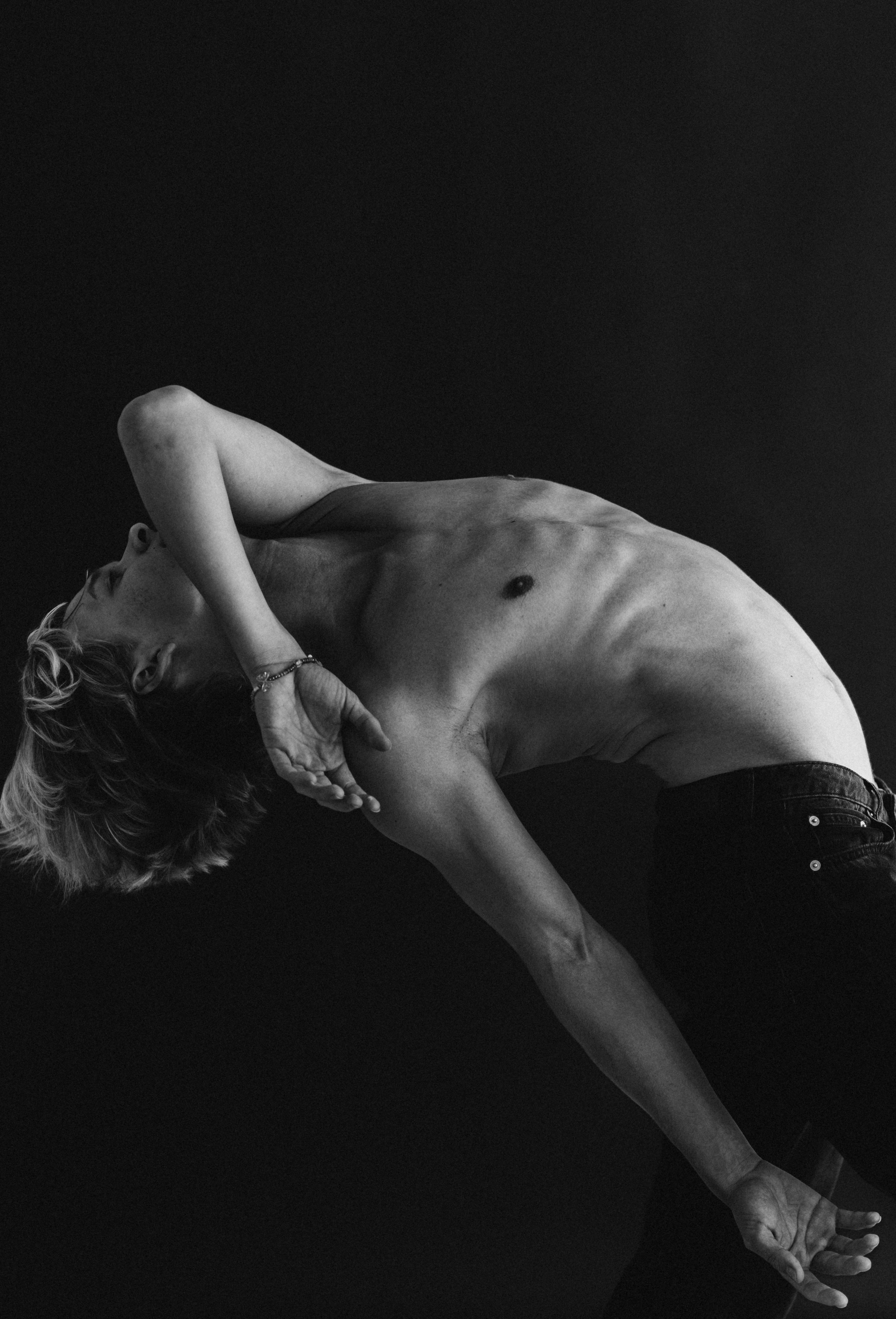 DANCERS. Victoria Olonen – Cinematic Portrait Artist | Helsinki & Europe