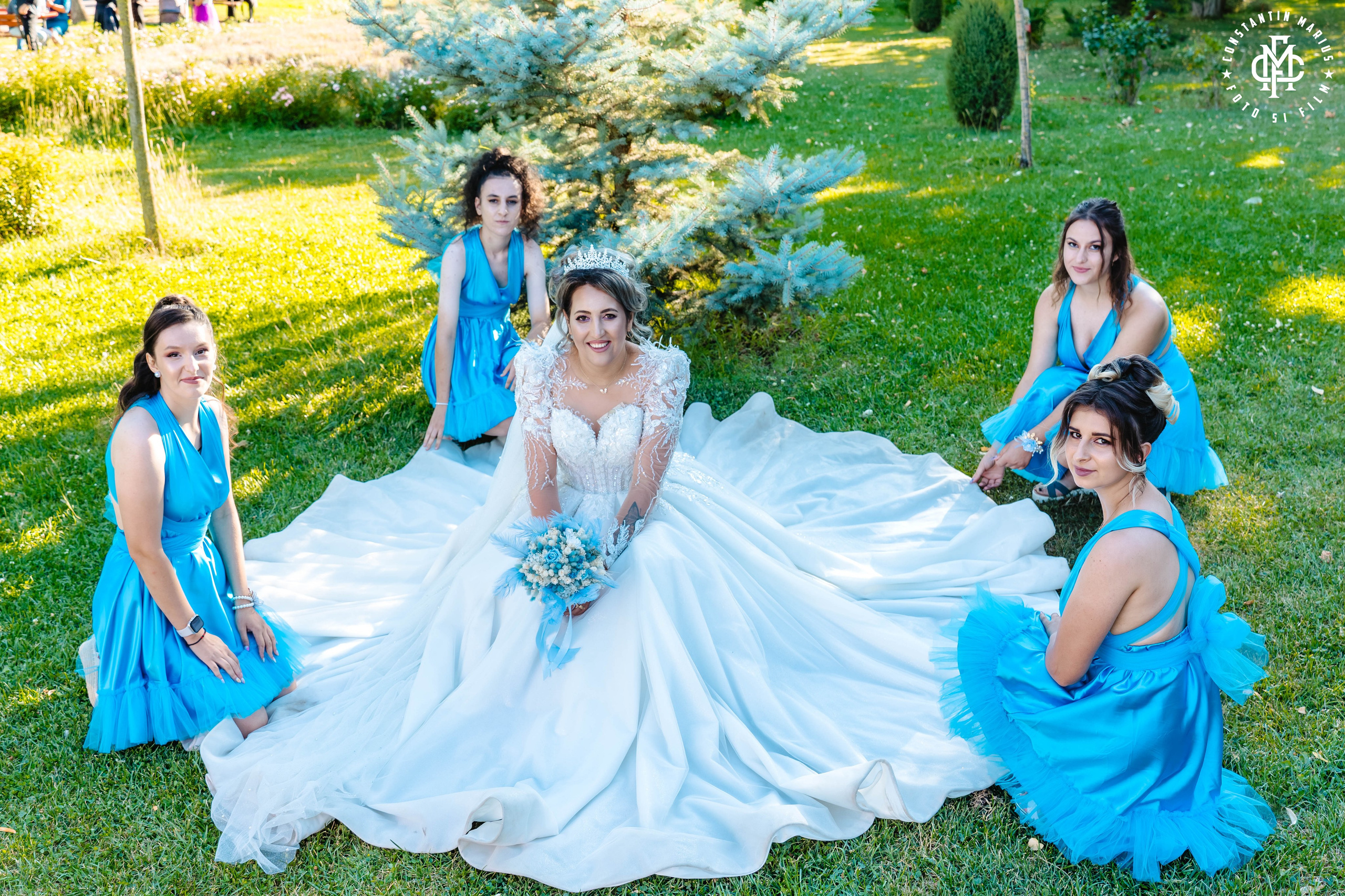 WEDDING PHOTOGRAPHY. DESPRE NOI