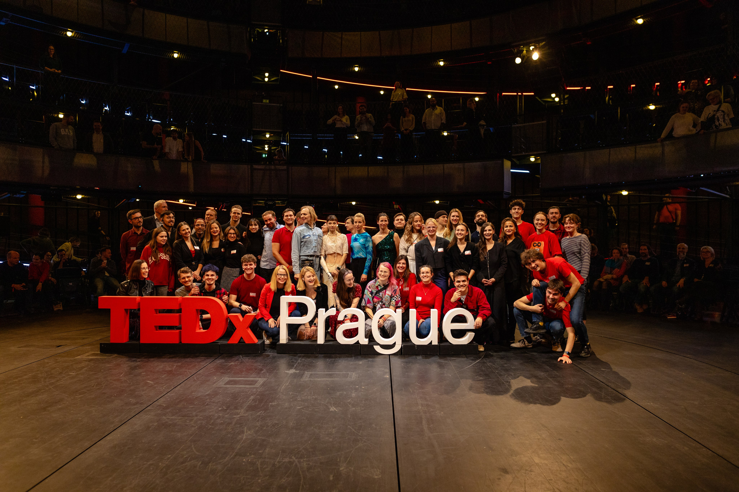 Eventová fotografie. Dana Lišková — Empatická fotografka | Introspektivní umělkyně | Neurodivergentní koučka| Zakladatelka Artepy.cz